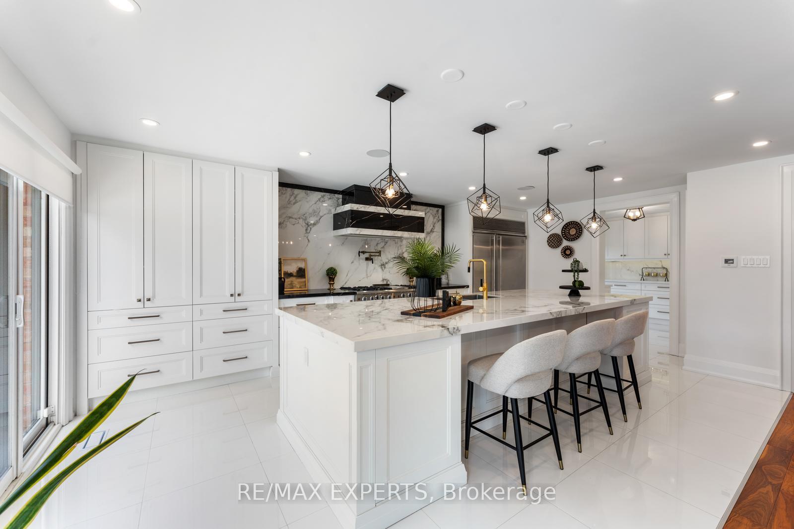 Photo 5 of 126 Mellings Drive, Vaughan, East Woodbridge — HOMEH