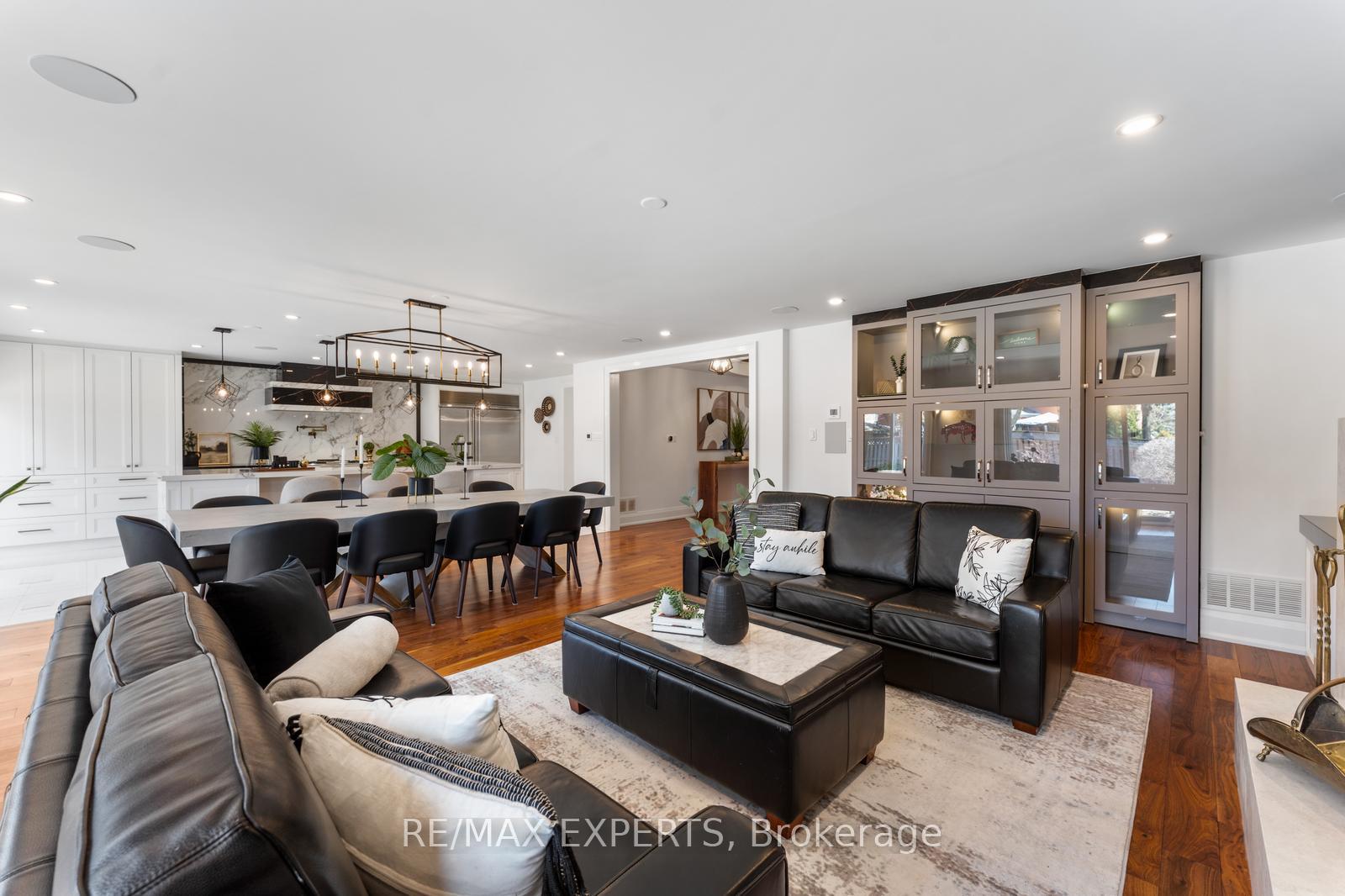 Photo 8 of 126 Mellings Drive, Vaughan, East Woodbridge — HOMEH