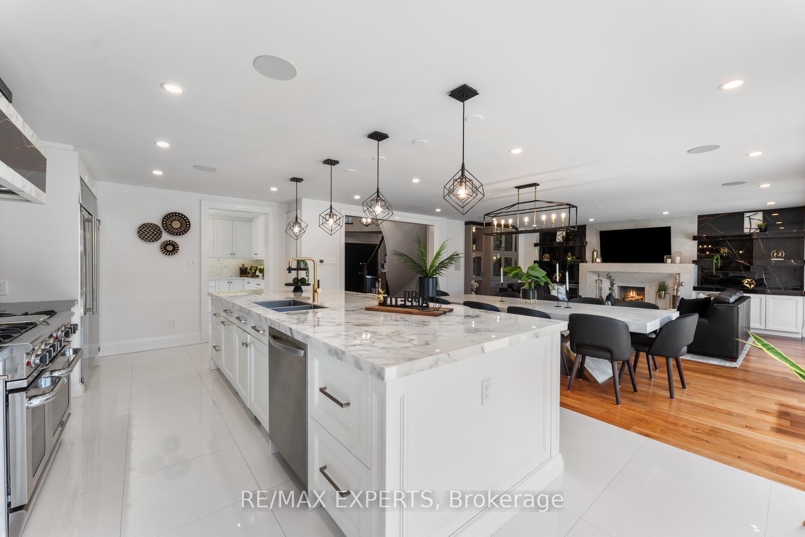 Photo 10 of 126 Mellings Drive, Vaughan, East Woodbridge — HOMEH