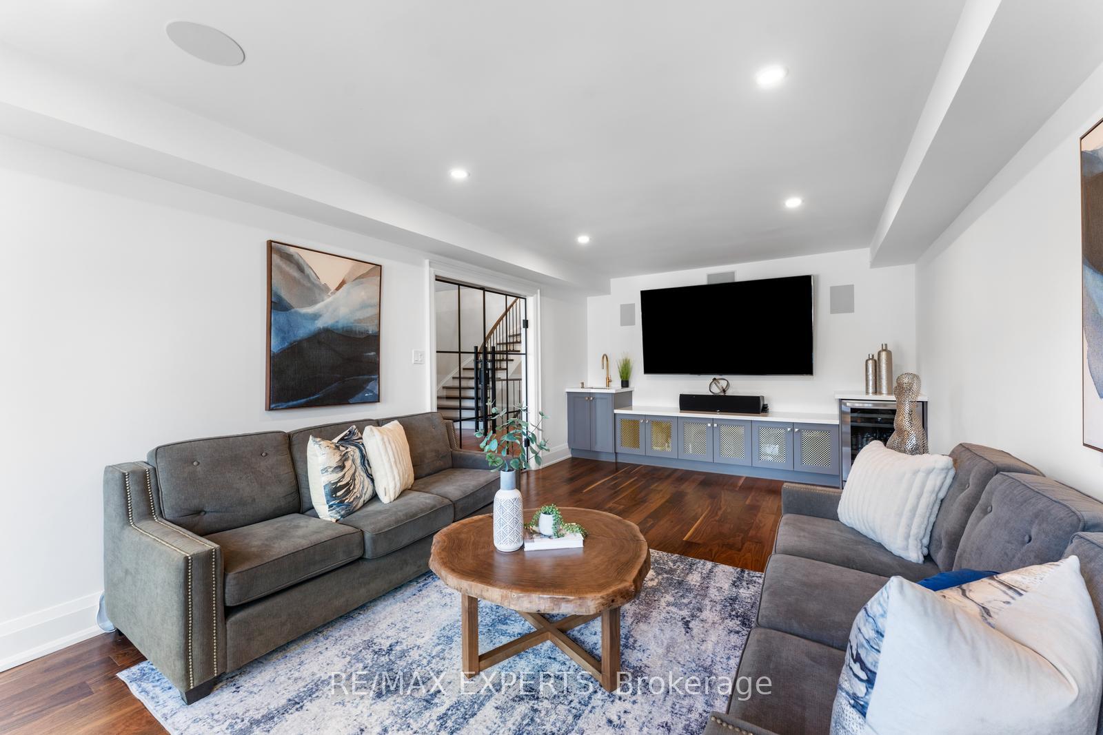 Photo 13 of 126 Mellings Drive, Vaughan, East Woodbridge — HOMEH
