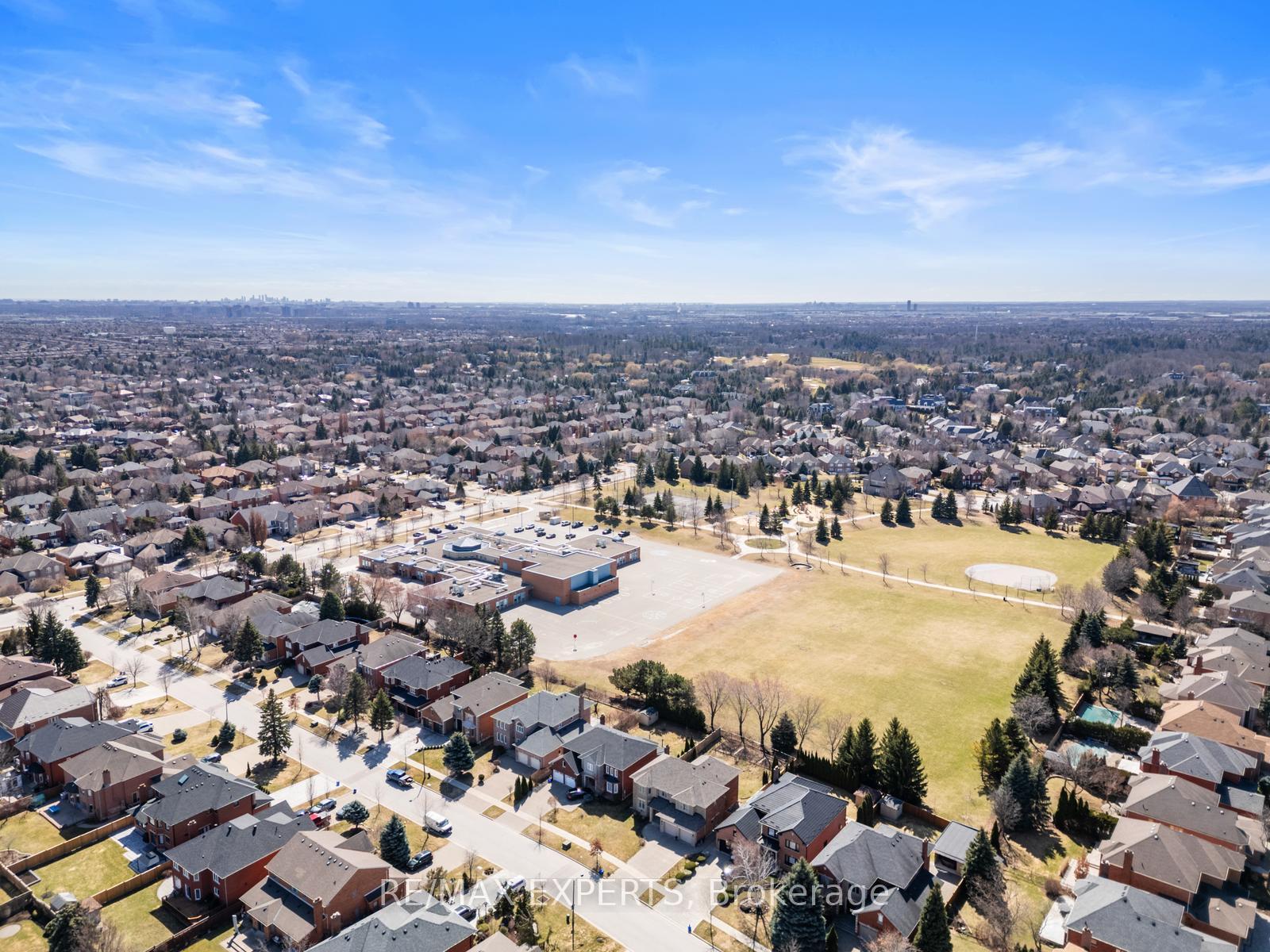 Photo 40 of 126 Mellings Drive, Vaughan, East Woodbridge — HOMEH