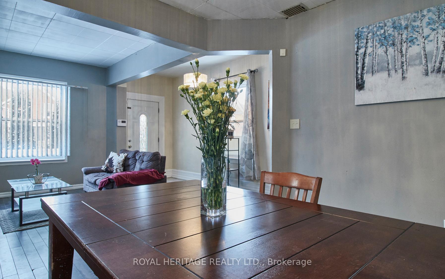 Photo 9 of 161 Colborne Street E, Oshawa, O'Neill — HOMEH