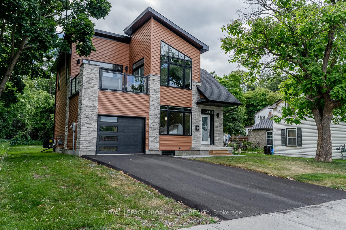 Photo 2 of 170 Mary Street, Belleville, Belleville Ward — HOMEH