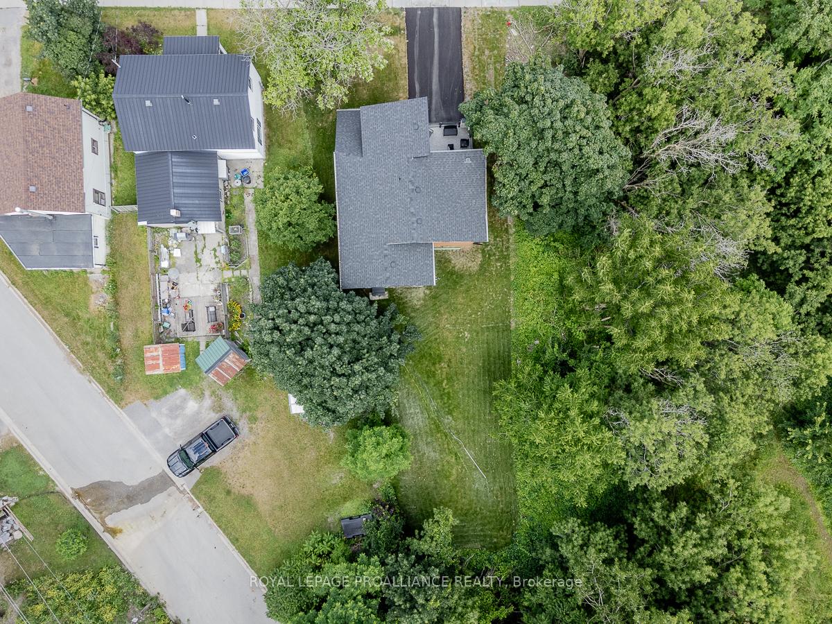 Photo 3 of 170 Mary Street, Belleville, Belleville Ward — HOMEH