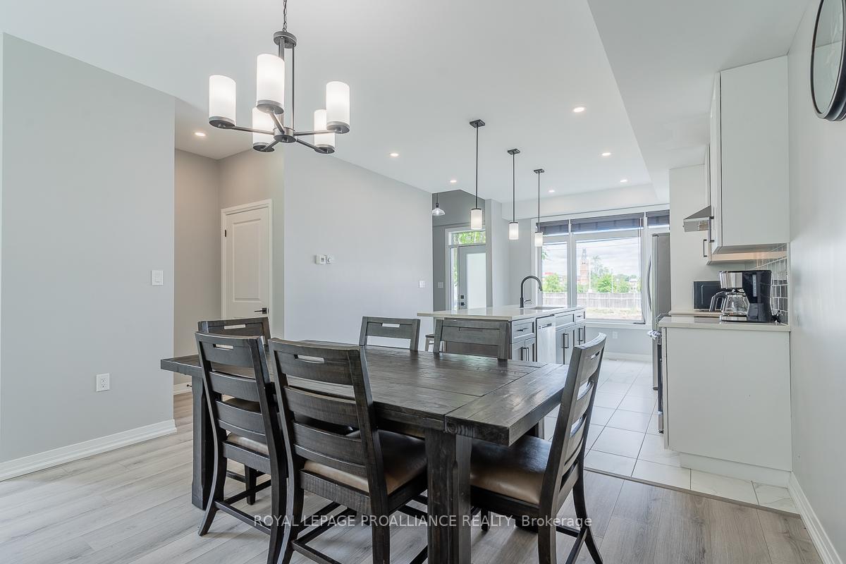 Photo 11 of 170 Mary Street, Belleville, Belleville Ward — HOMEH