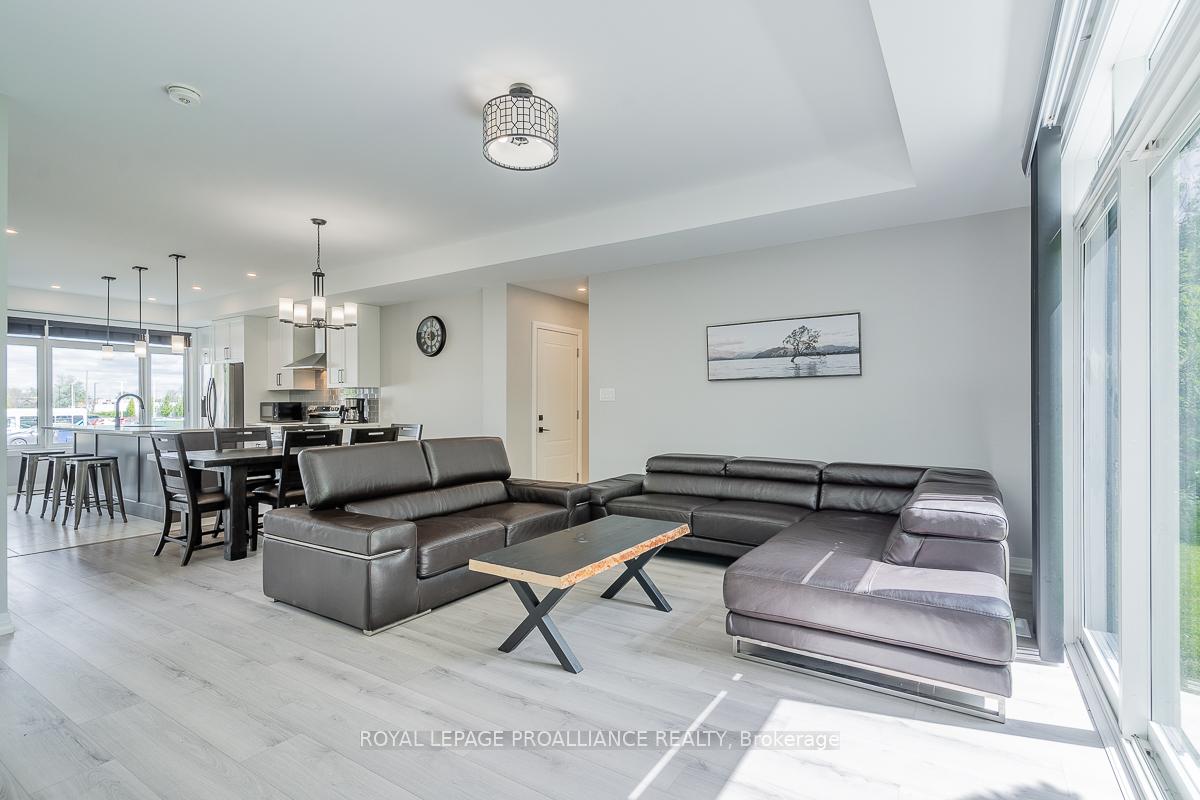 Photo 14 of 170 Mary Street, Belleville, Belleville Ward — HOMEH