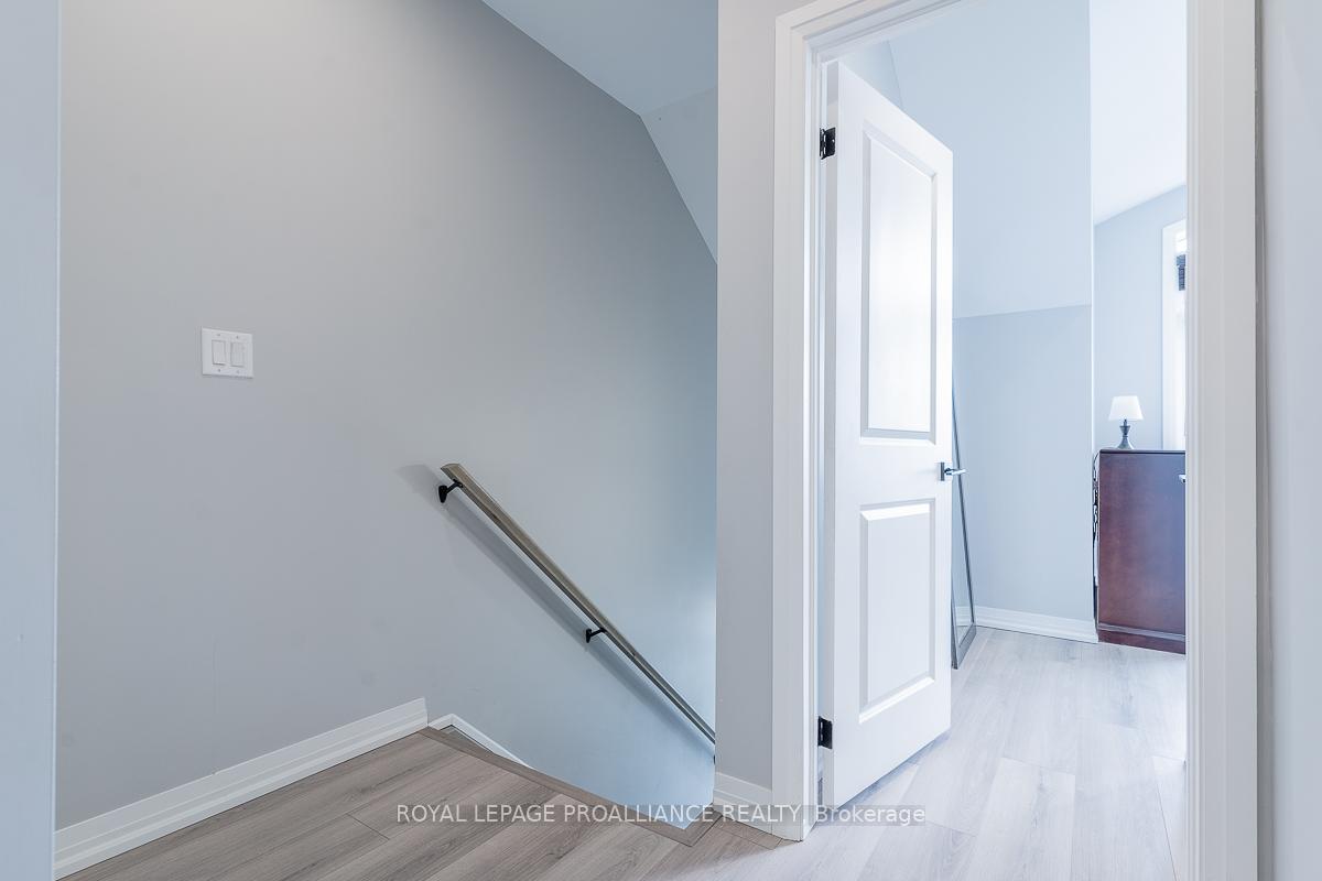 Photo 17 of 170 Mary Street, Belleville, Belleville Ward — HOMEH