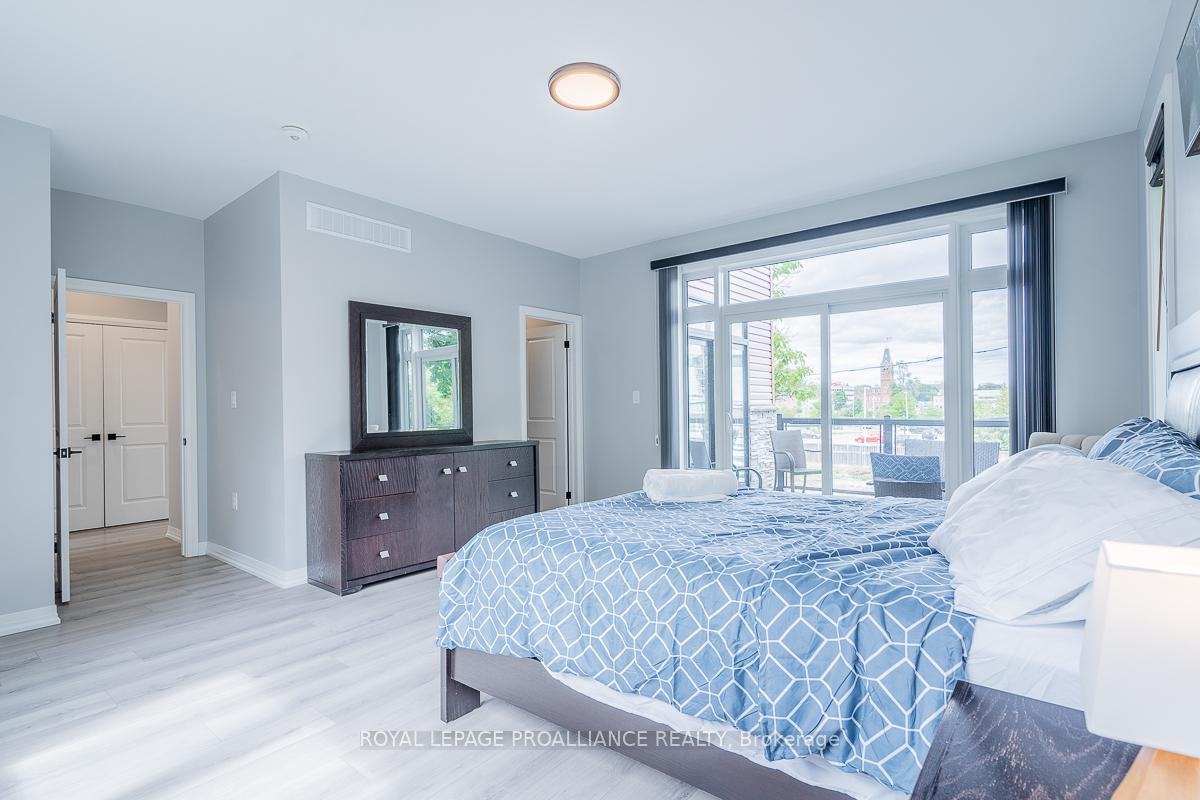 Photo 21 of 170 Mary Street, Belleville, Belleville Ward — HOMEH