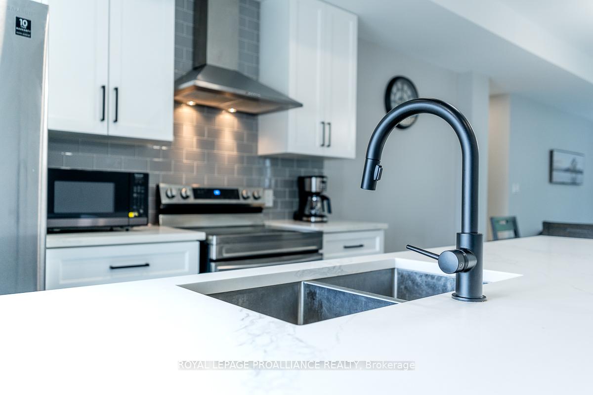 Photo 36 of 170 Mary Street, Belleville, Belleville Ward — HOMEH