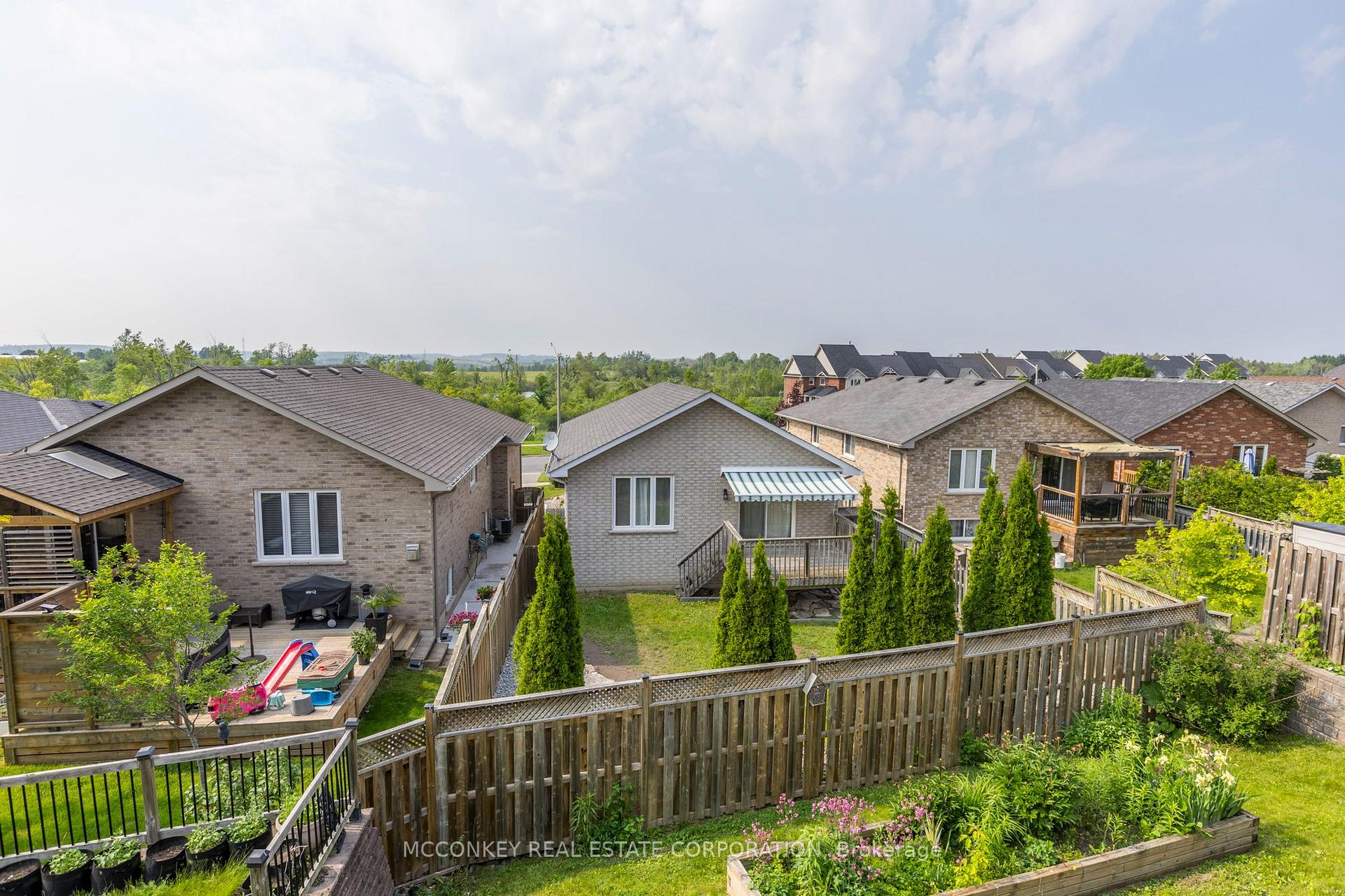 Photo 33 of 824 Bertrand Terrace, Peterborough, Monaghan Ward 2 — HOMEH