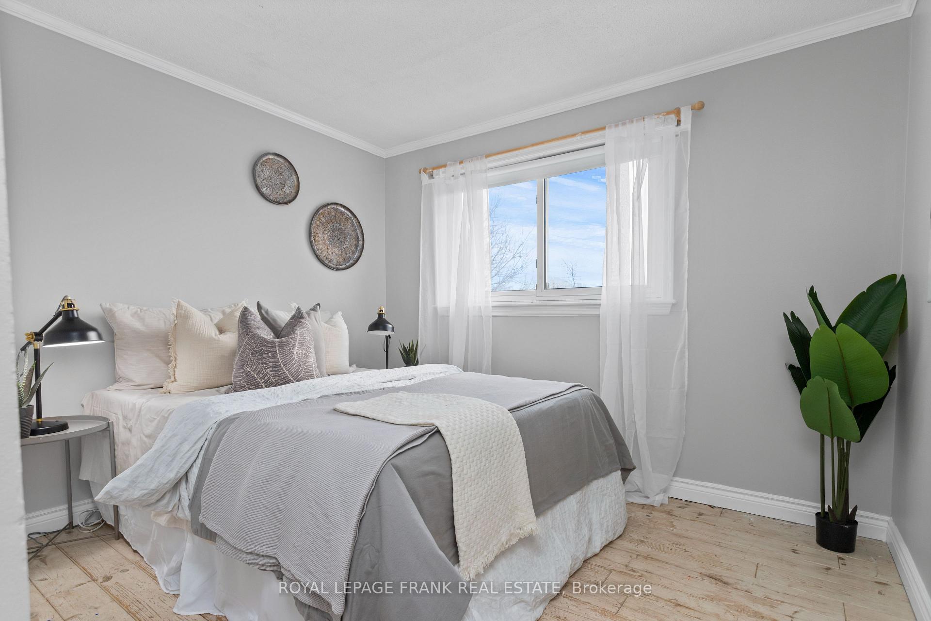 Photo 12 of 493 Lancelot Crescent, Oshawa, Eastdale — HOMEH