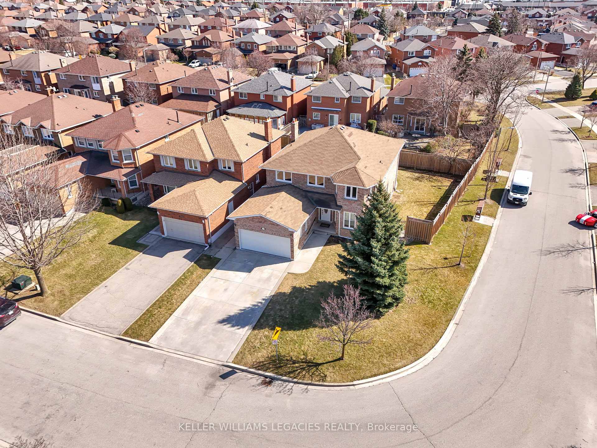Photo 6 of 126 Spring Town Road, Vaughan, East Woodbridge — HOMEH
