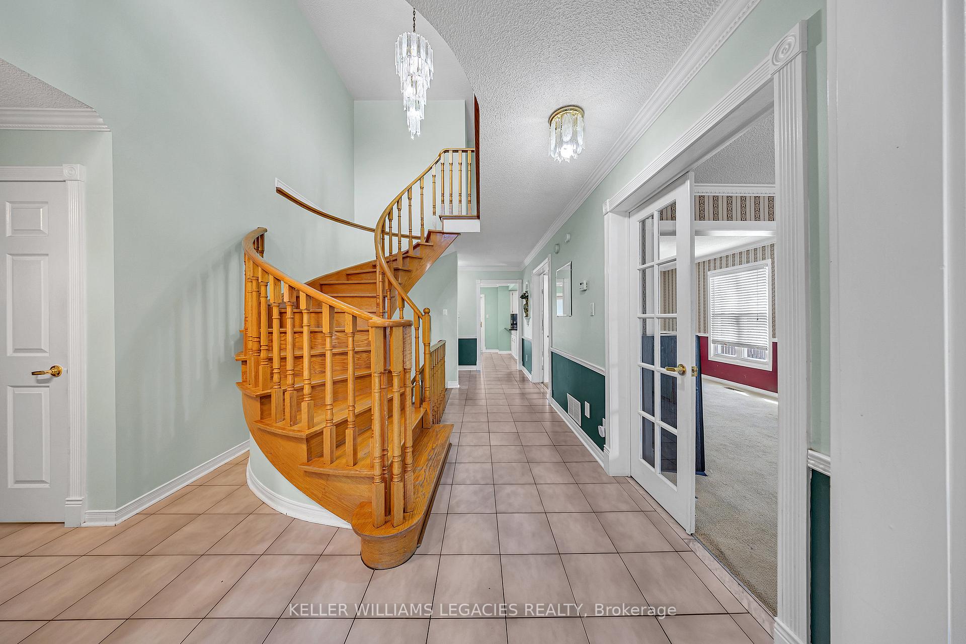 Photo 8 of 126 Spring Town Road, Vaughan, East Woodbridge — HOMEH