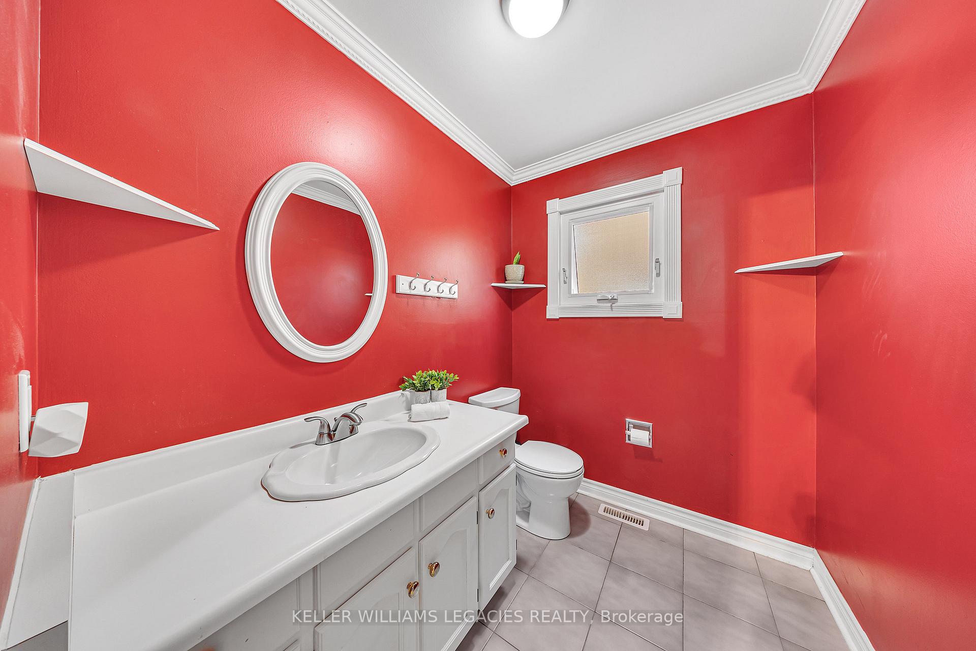 Photo 9 of 126 Spring Town Road, Vaughan, East Woodbridge — HOMEH
