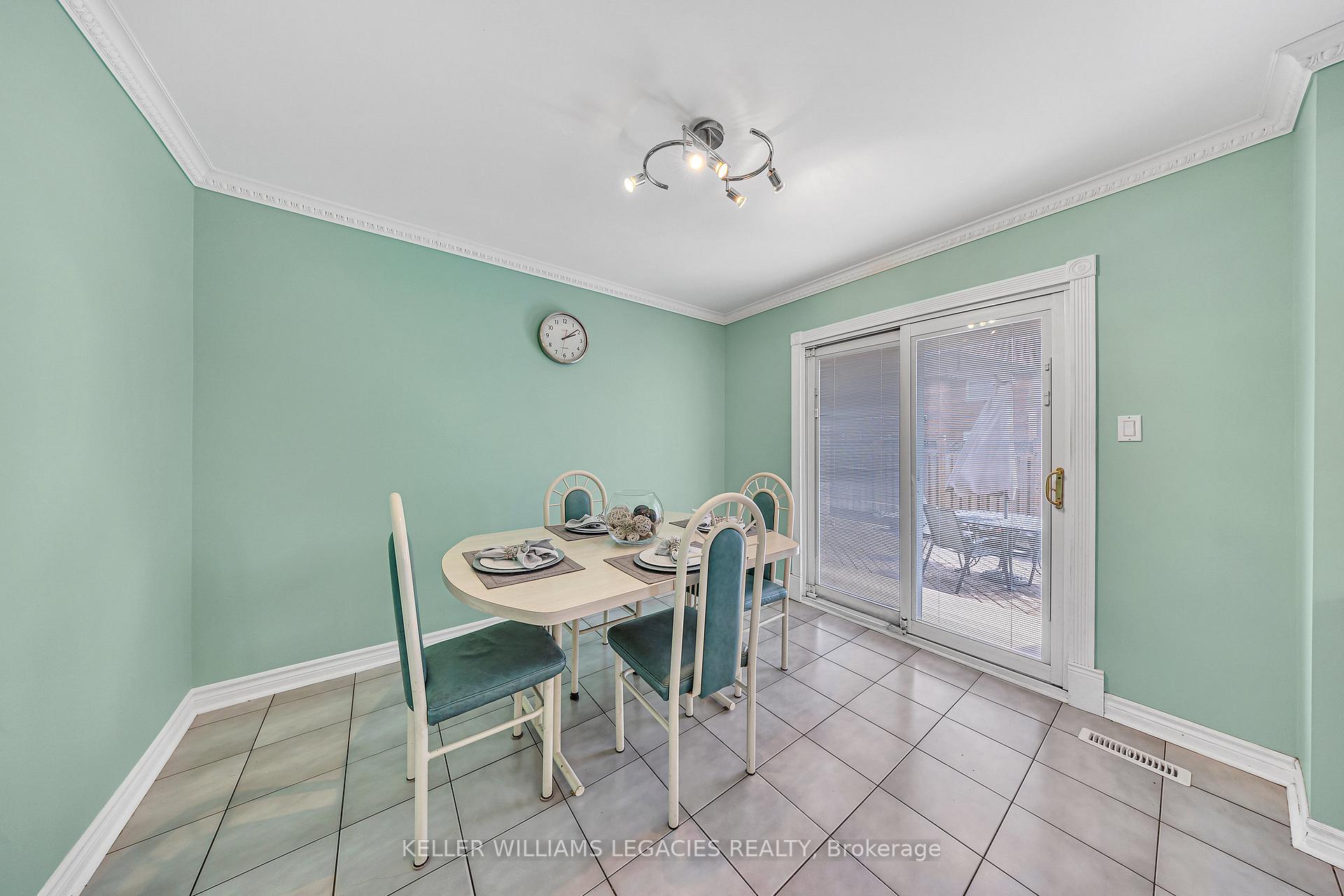 Photo 17 of 126 Spring Town Road, Vaughan, East Woodbridge — HOMEH