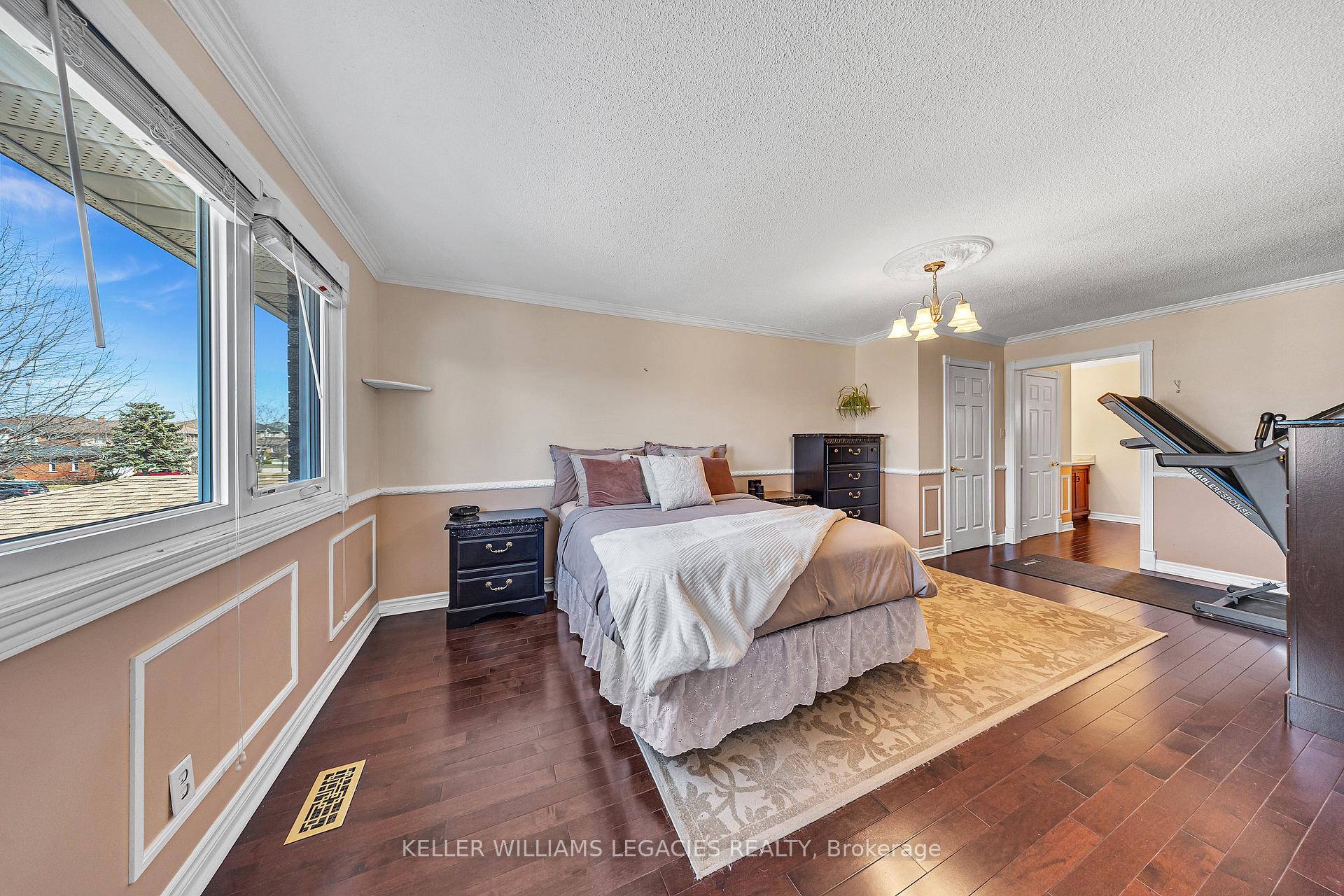 Photo 23 of 126 Spring Town Road, Vaughan, East Woodbridge — HOMEH