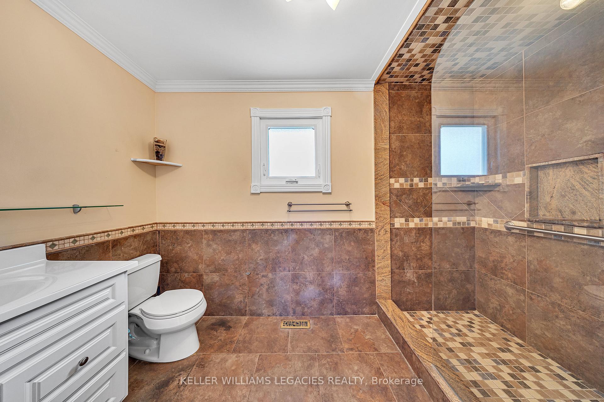 Photo 27 of 126 Spring Town Road, Vaughan, East Woodbridge — HOMEH