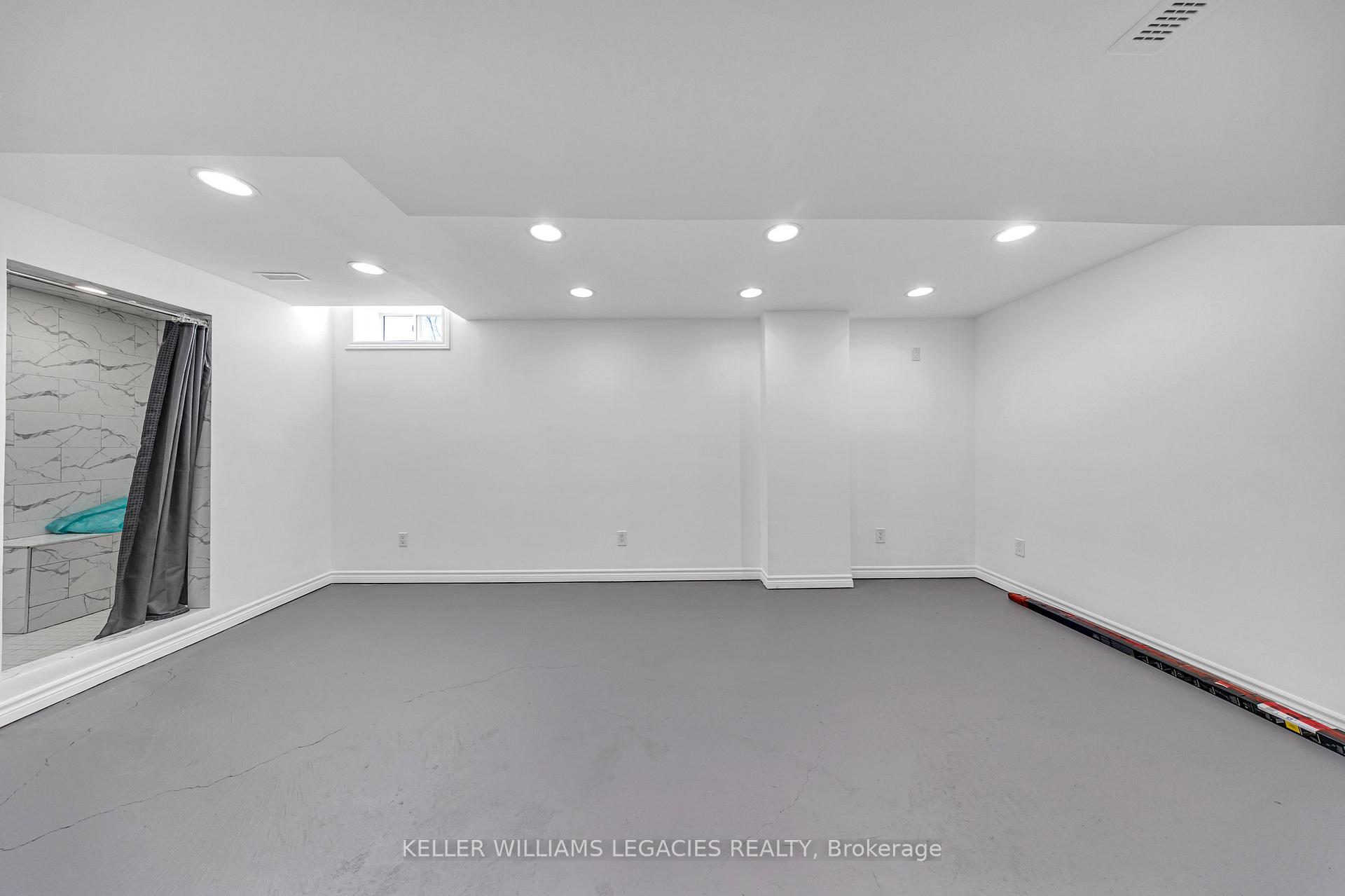 Photo 38 of 126 Spring Town Road, Vaughan, East Woodbridge — HOMEH