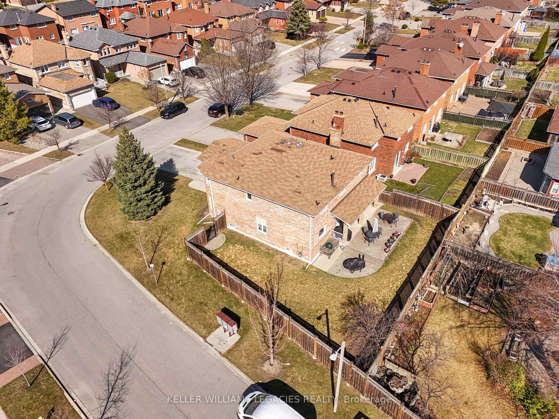 Photo 48 of 126 Spring Town Road, Vaughan, East Woodbridge — HOMEH