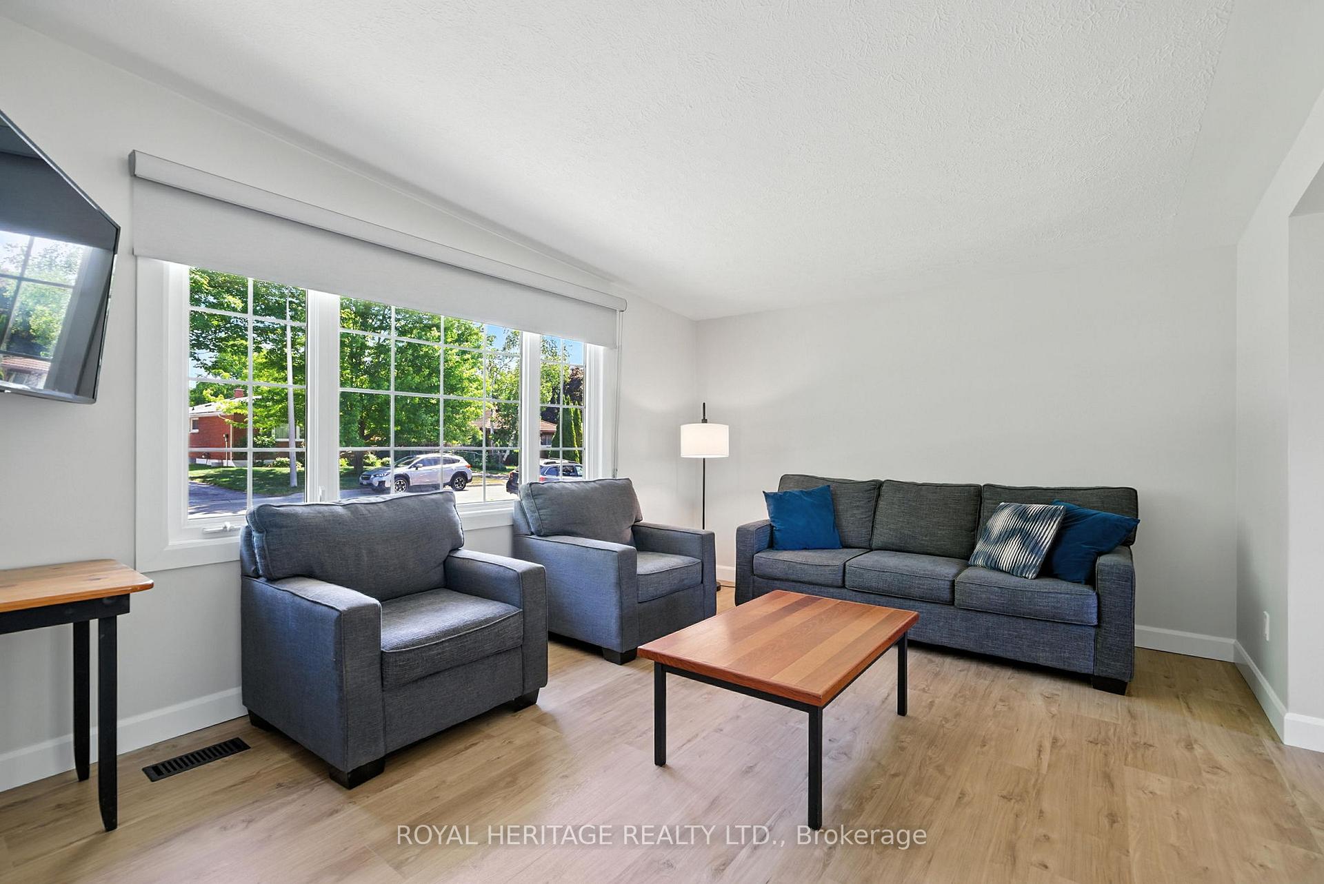 Photo 7 of 927 Northminster Avenue, Peterborough, Northcrest Ward 5 — HOMEH