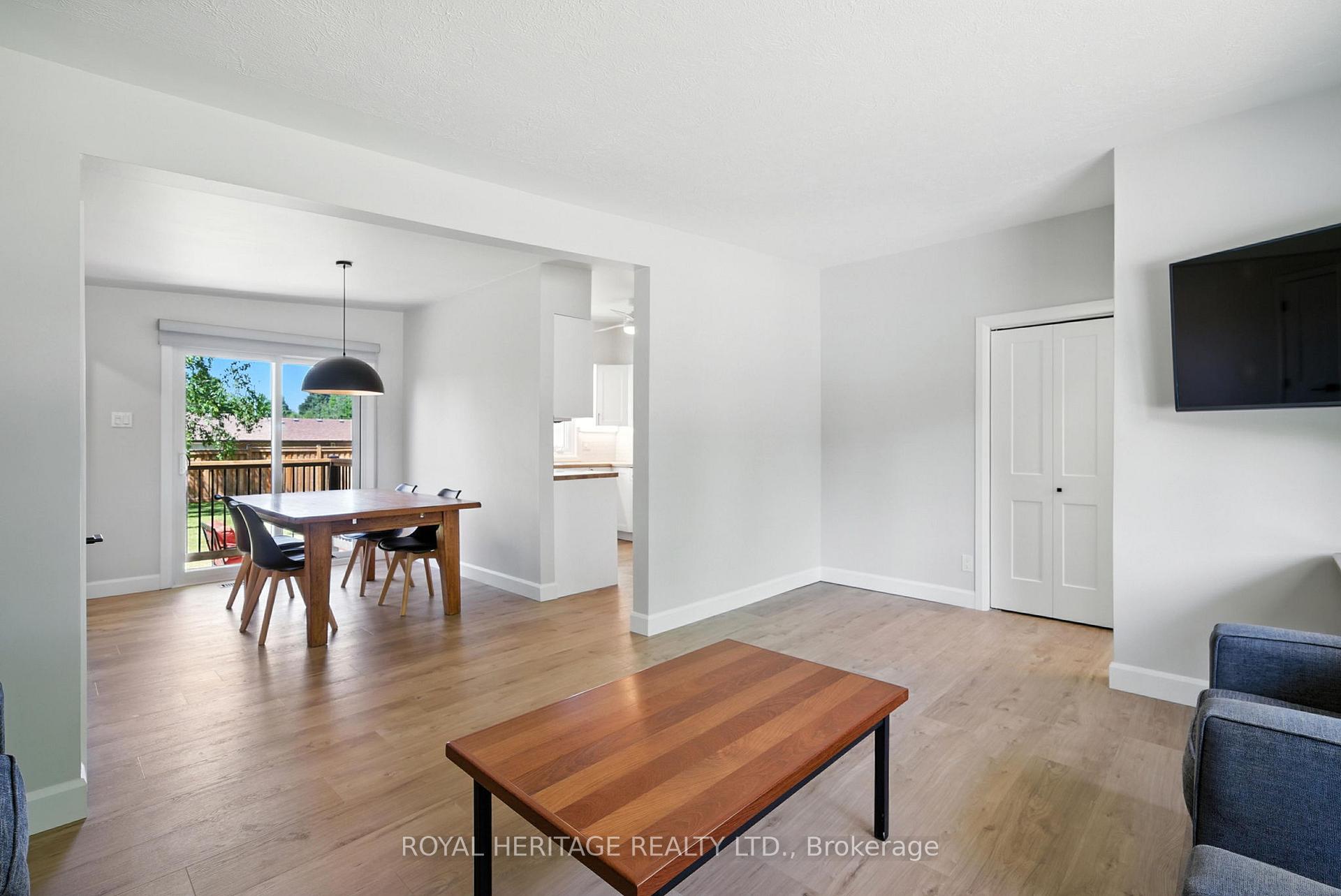 Photo 9 of 927 Northminster Avenue, Peterborough, Northcrest Ward 5 — HOMEH