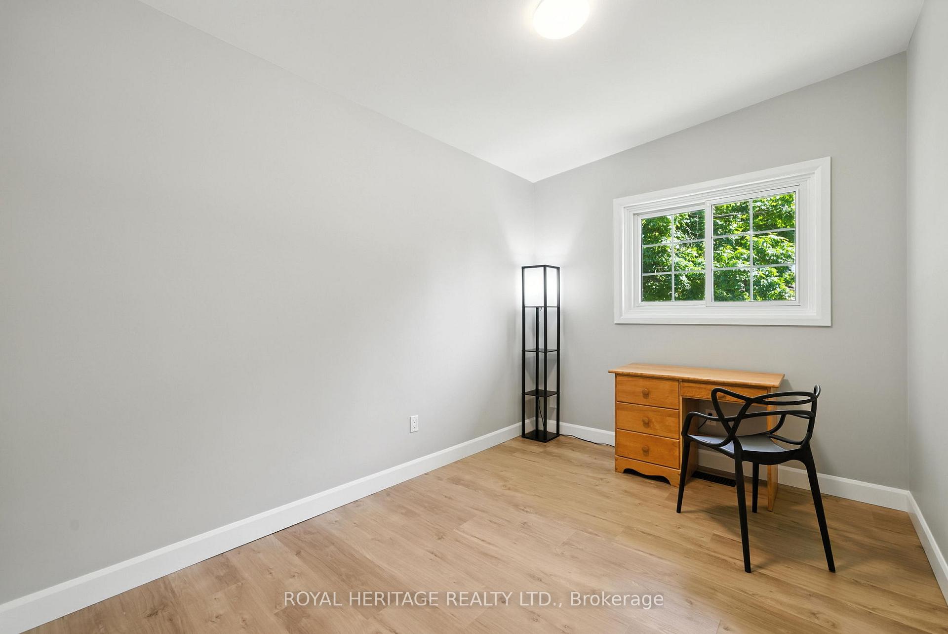 Photo 17 of 927 Northminster Avenue, Peterborough, Northcrest Ward 5 — HOMEH