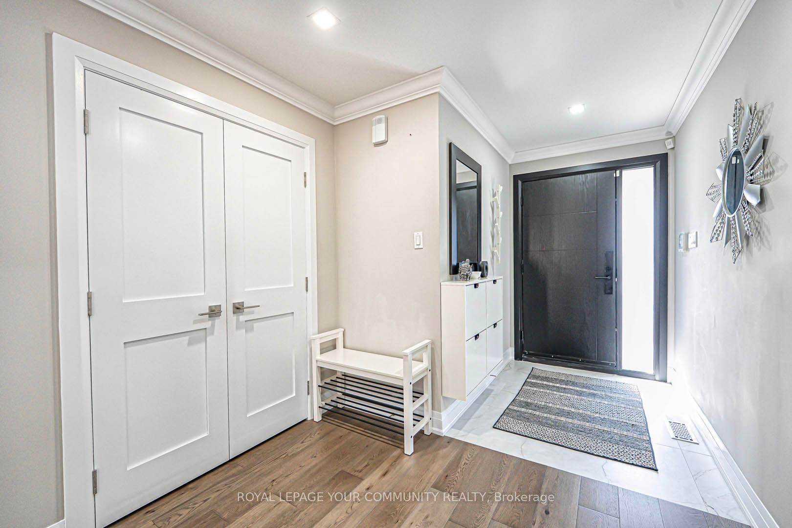 Photo 3 of 11 Belair Way, Vaughan, East Woodbridge — HOMEH