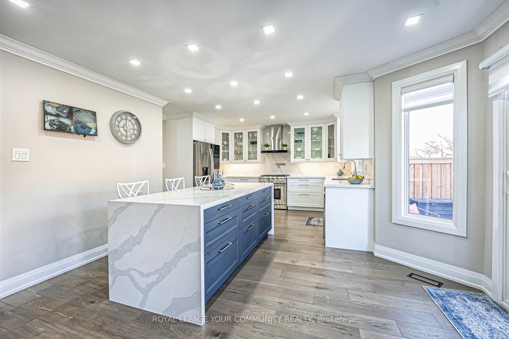 Photo 9 of 11 Belair Way, Vaughan, East Woodbridge — HOMEH