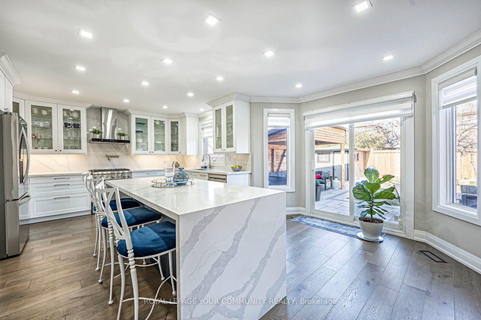 Photo 10 of 11 Belair Way, Vaughan, East Woodbridge — HOMEH