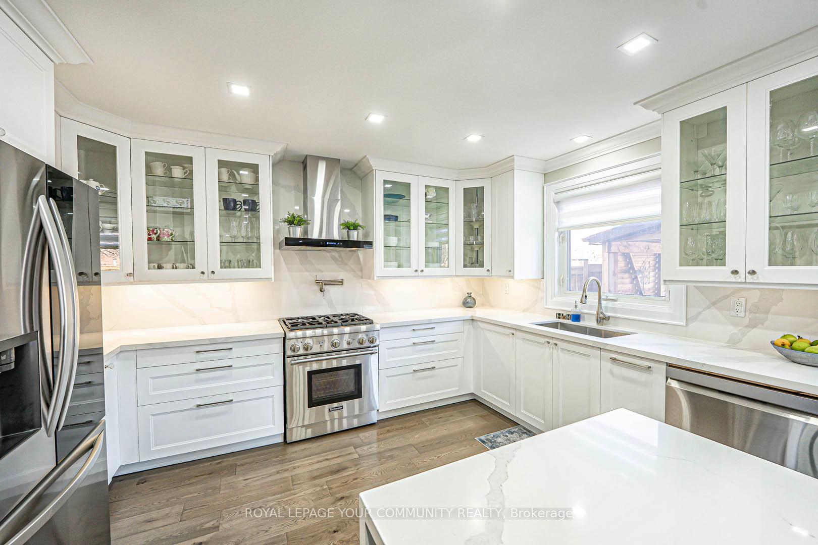 Photo 12 of 11 Belair Way, Vaughan, East Woodbridge — HOMEH