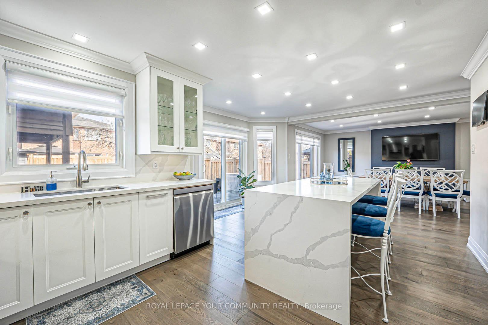 Photo 13 of 11 Belair Way, Vaughan, East Woodbridge — HOMEH