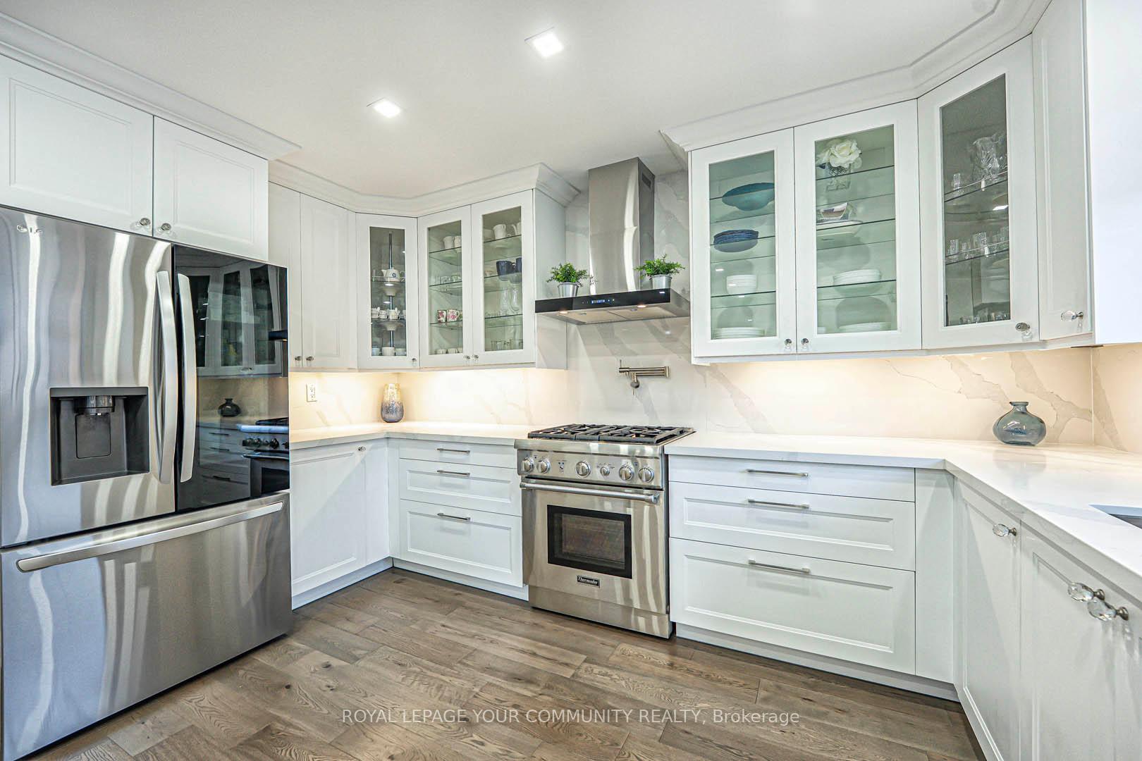 Photo 14 of 11 Belair Way, Vaughan, East Woodbridge — HOMEH