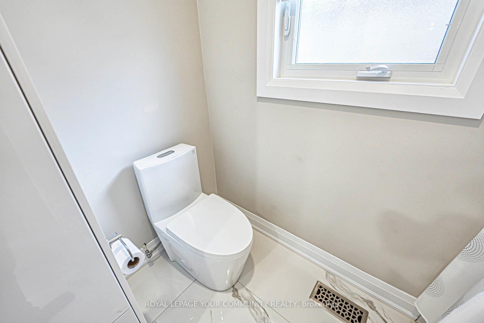 Photo 31 of 11 Belair Way, Vaughan, East Woodbridge — HOMEH