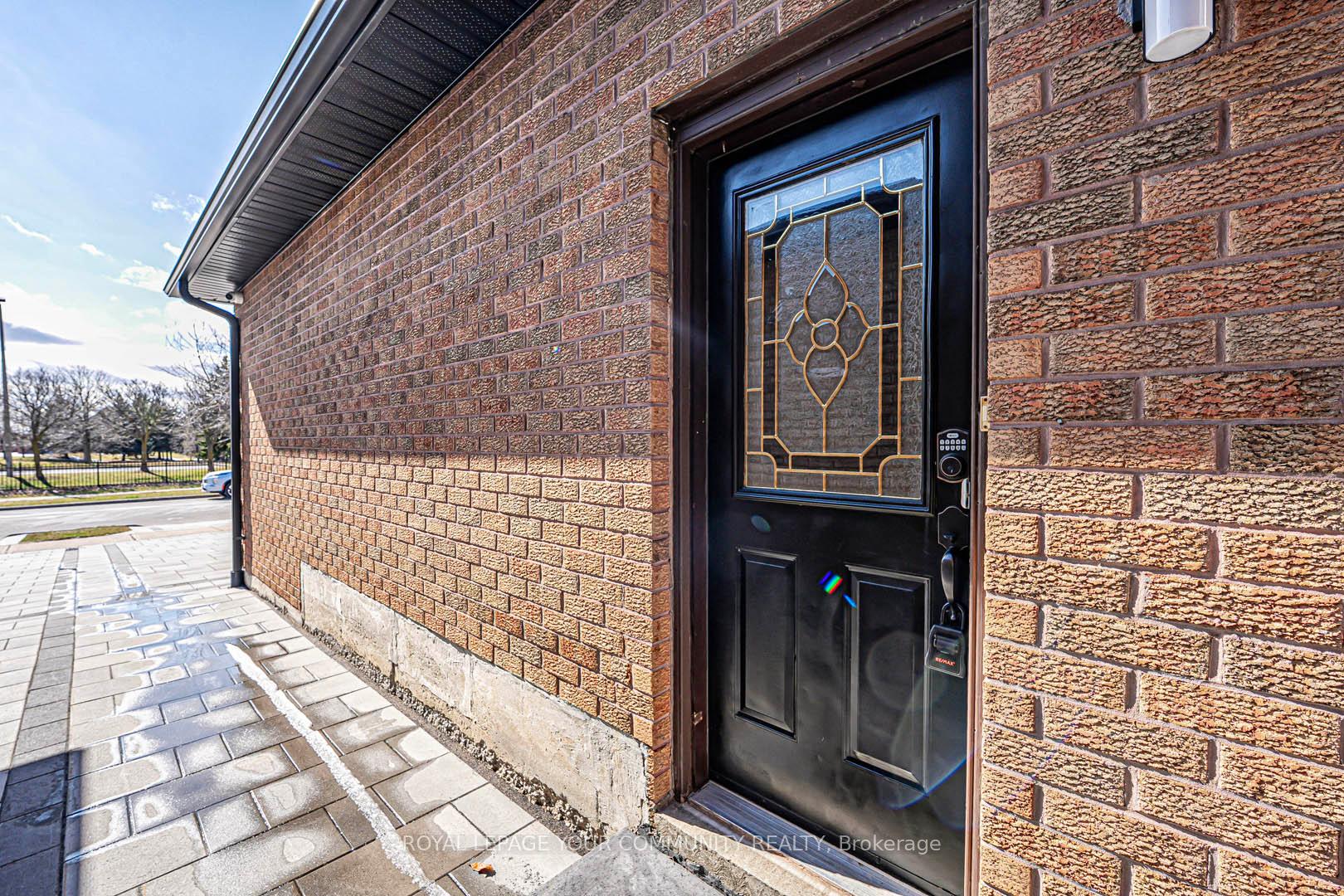 Photo 33 of 11 Belair Way, Vaughan, East Woodbridge — HOMEH
