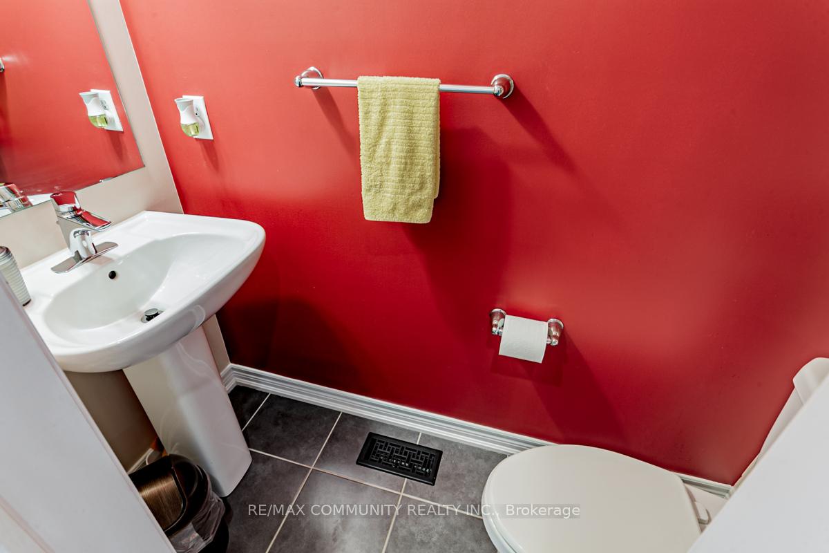 Photo 18 of 2506 Bridle Road, Oshawa, Windfields — HOMEH