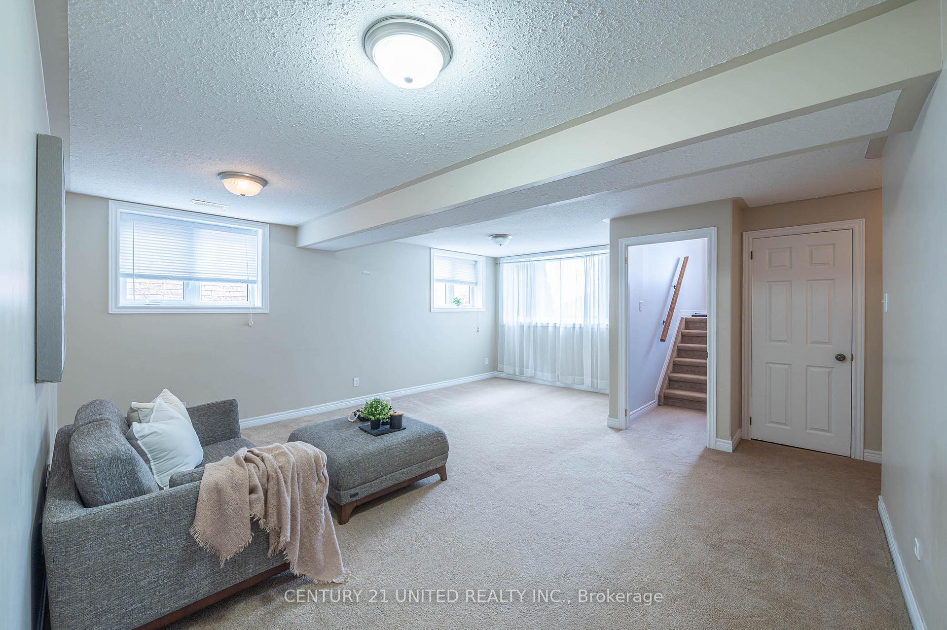 Photo 17 of 111 Milroy Drive, Peterborough, Northcrest Ward 5 — HOMEH