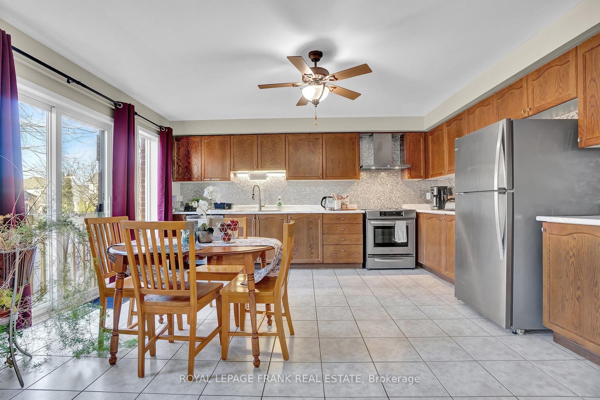 Photo 8 of 437 Nottingham Crescent, Oshawa, Eastdale — HOMEH