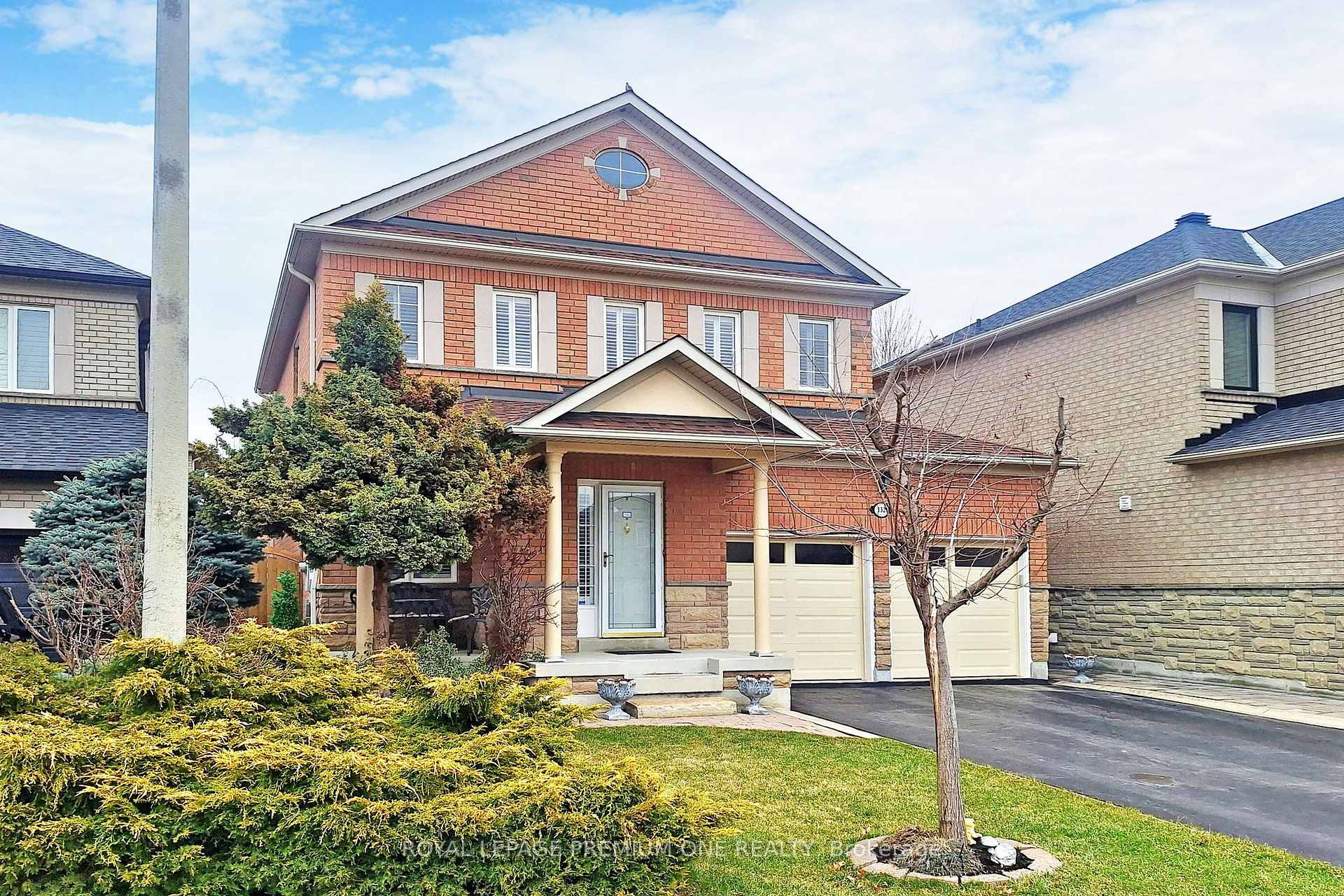 Photo 2 of 132 Cormorant Crescent S, Vaughan, Vellore Village — HOMEH