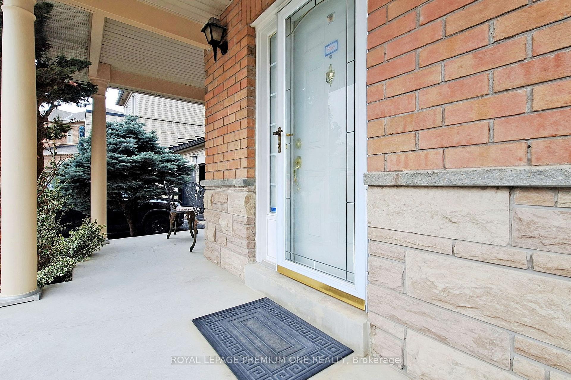 Photo 5 of 132 Cormorant Crescent S, Vaughan, Vellore Village — HOMEH
