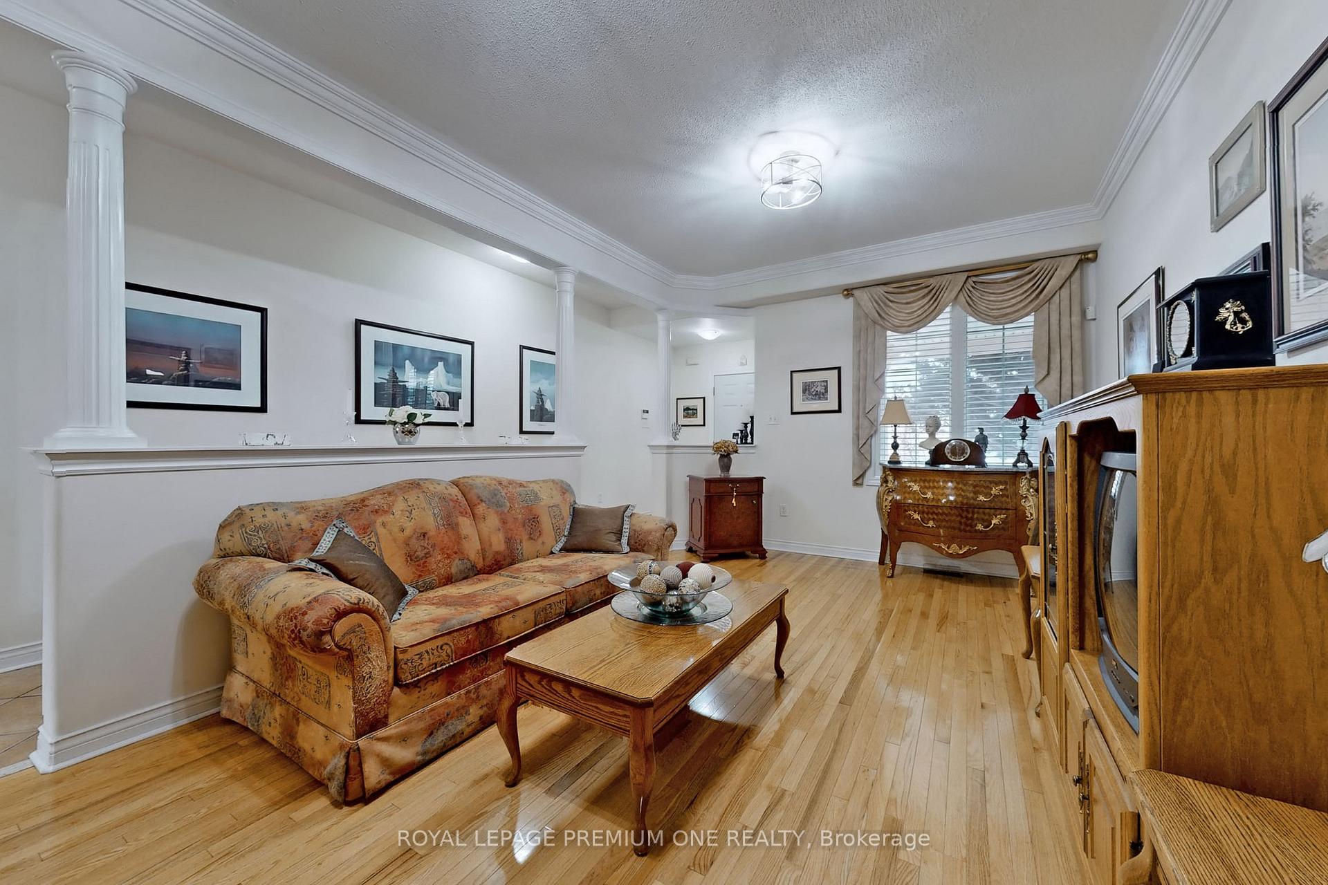 Photo 9 of 132 Cormorant Crescent S, Vaughan, Vellore Village — HOMEH