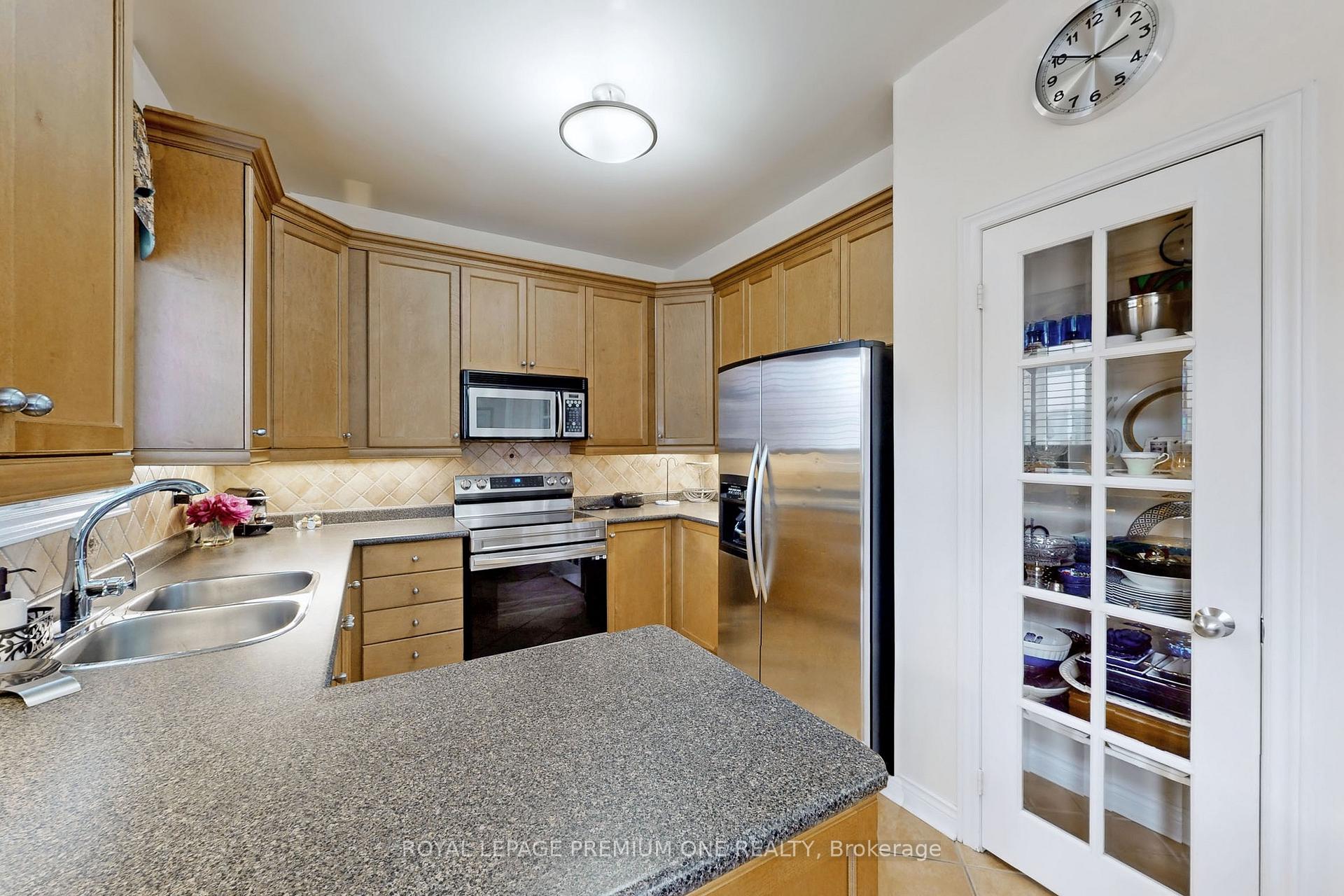 Photo 18 of 132 Cormorant Crescent S, Vaughan, Vellore Village — HOMEH