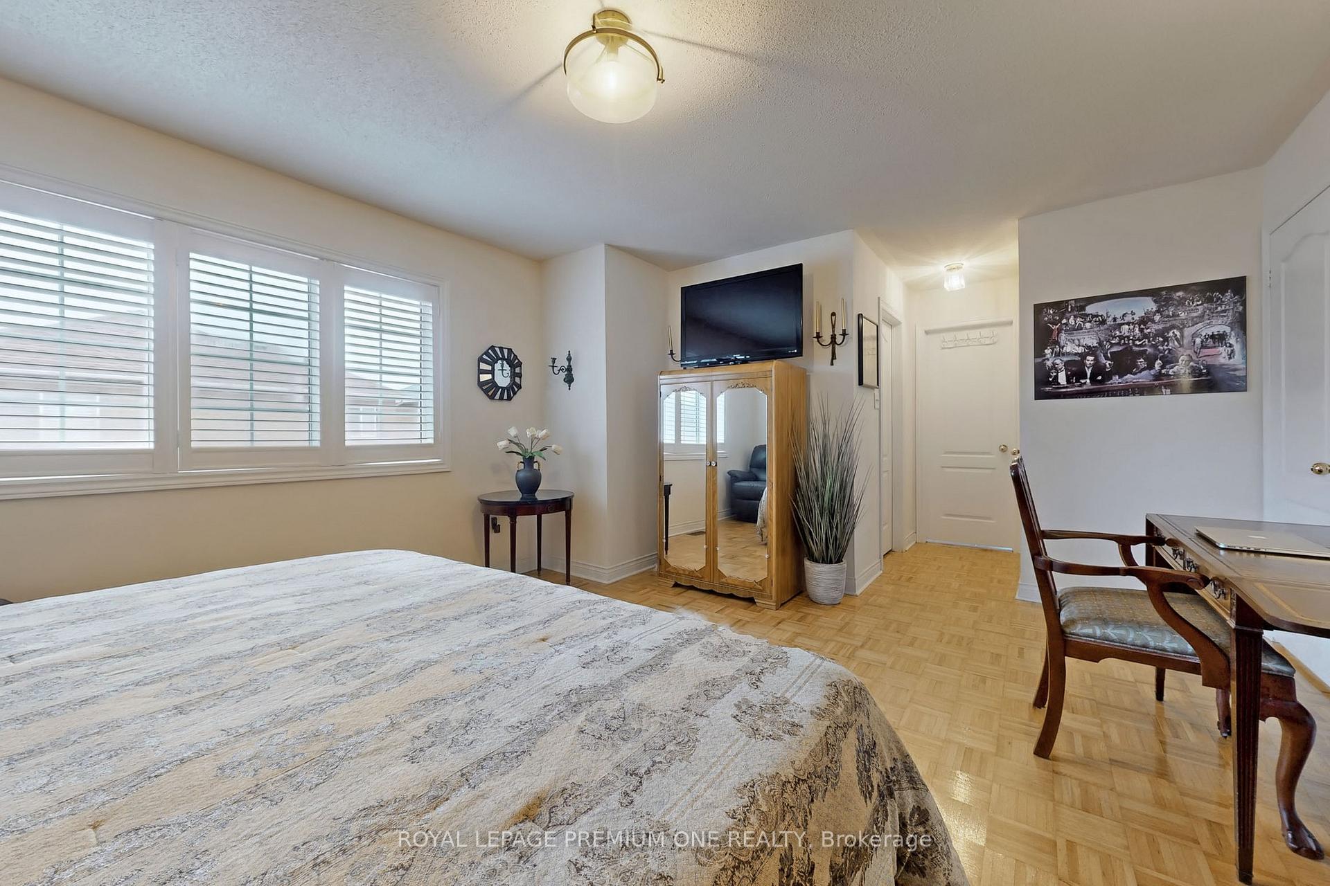 Photo 31 of 132 Cormorant Crescent S, Vaughan, Vellore Village — HOMEH