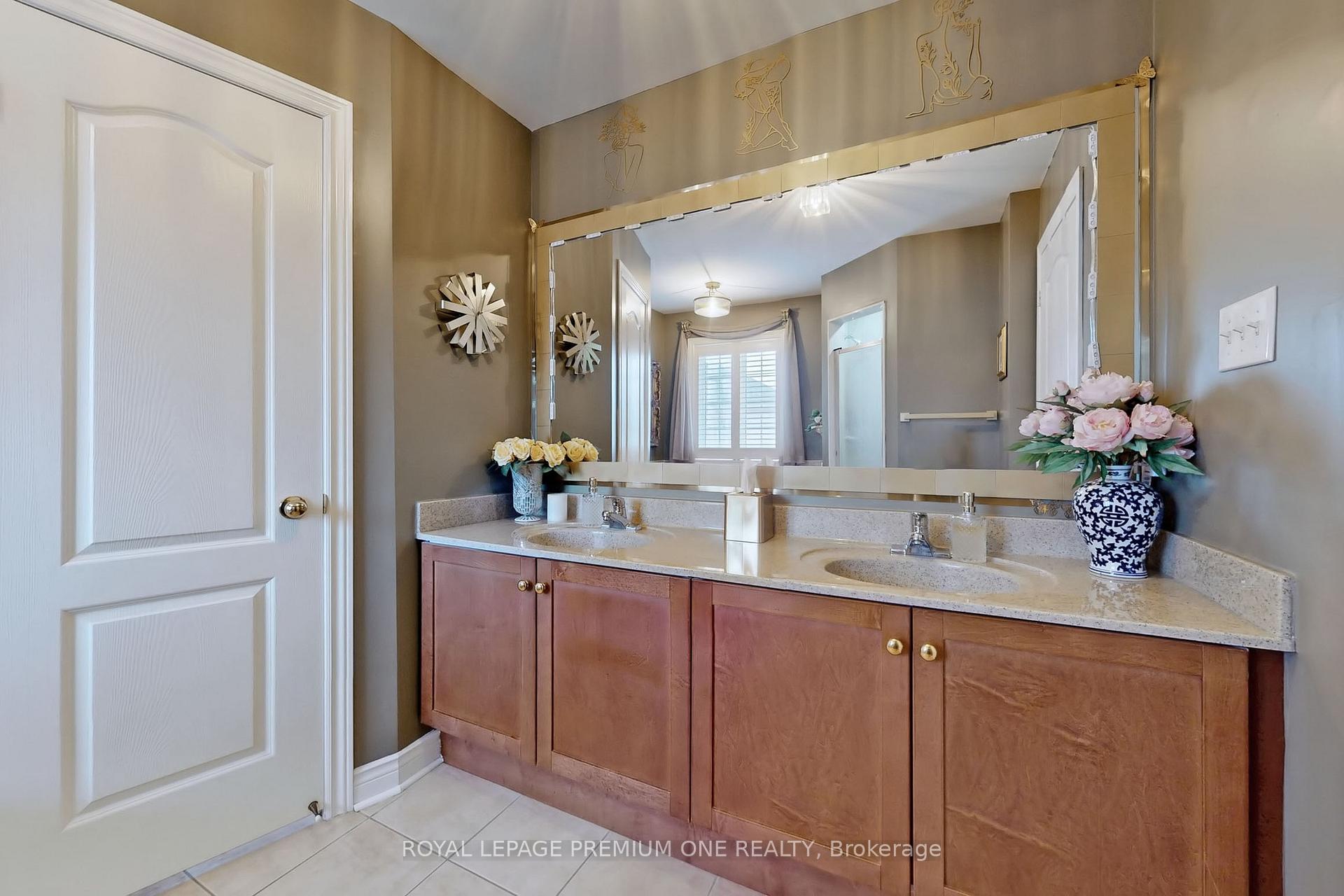 Photo 33 of 132 Cormorant Crescent S, Vaughan, Vellore Village — HOMEH