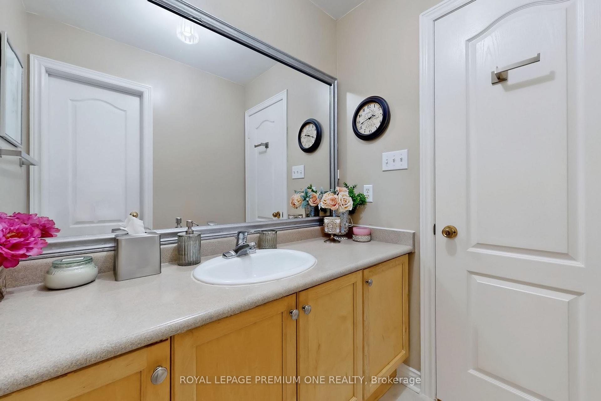 Photo 39 of 132 Cormorant Crescent S, Vaughan, Vellore Village — HOMEH