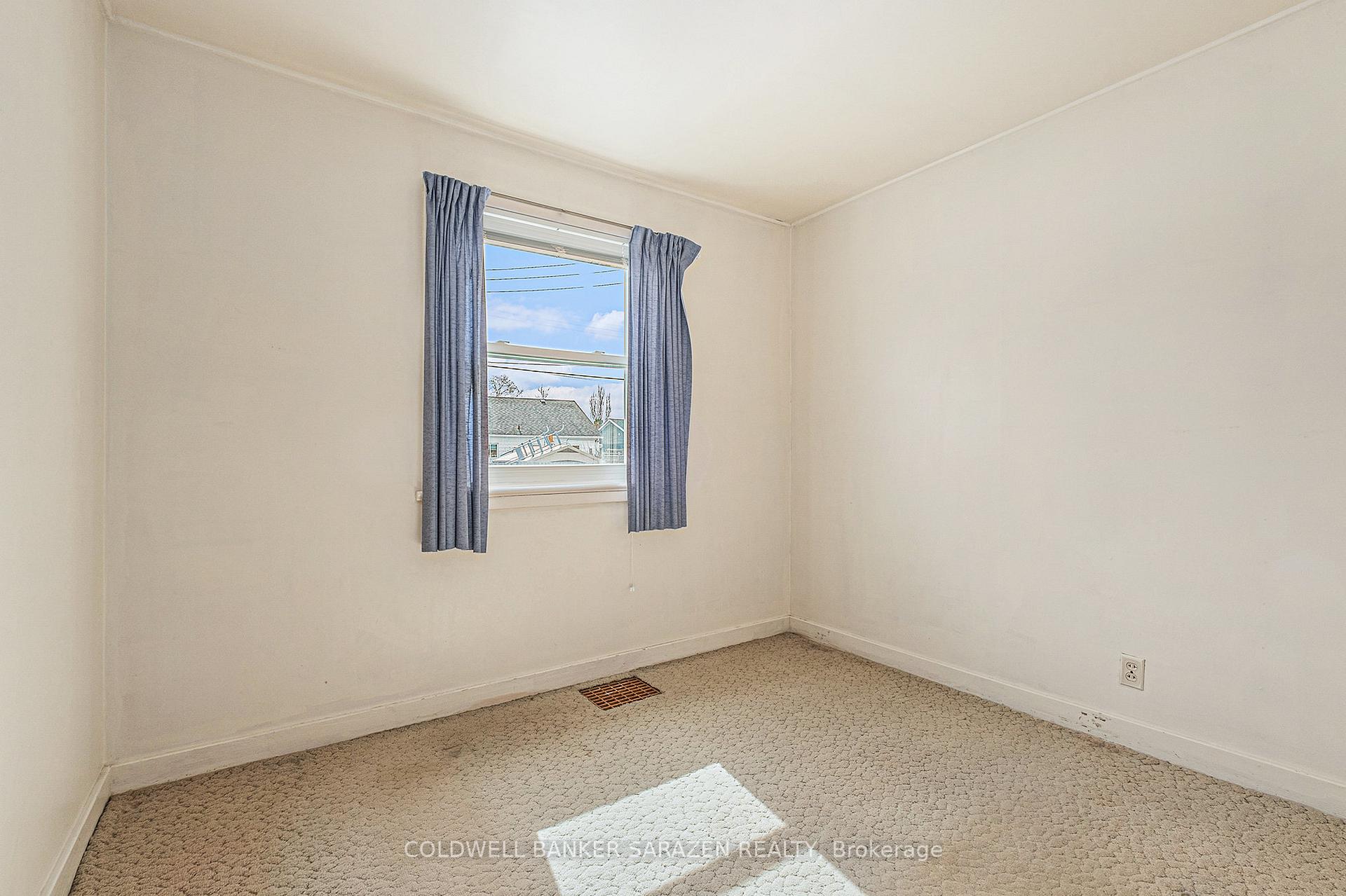 Photo 12 of 61 Third Avenue, Arnprior — HOMEH