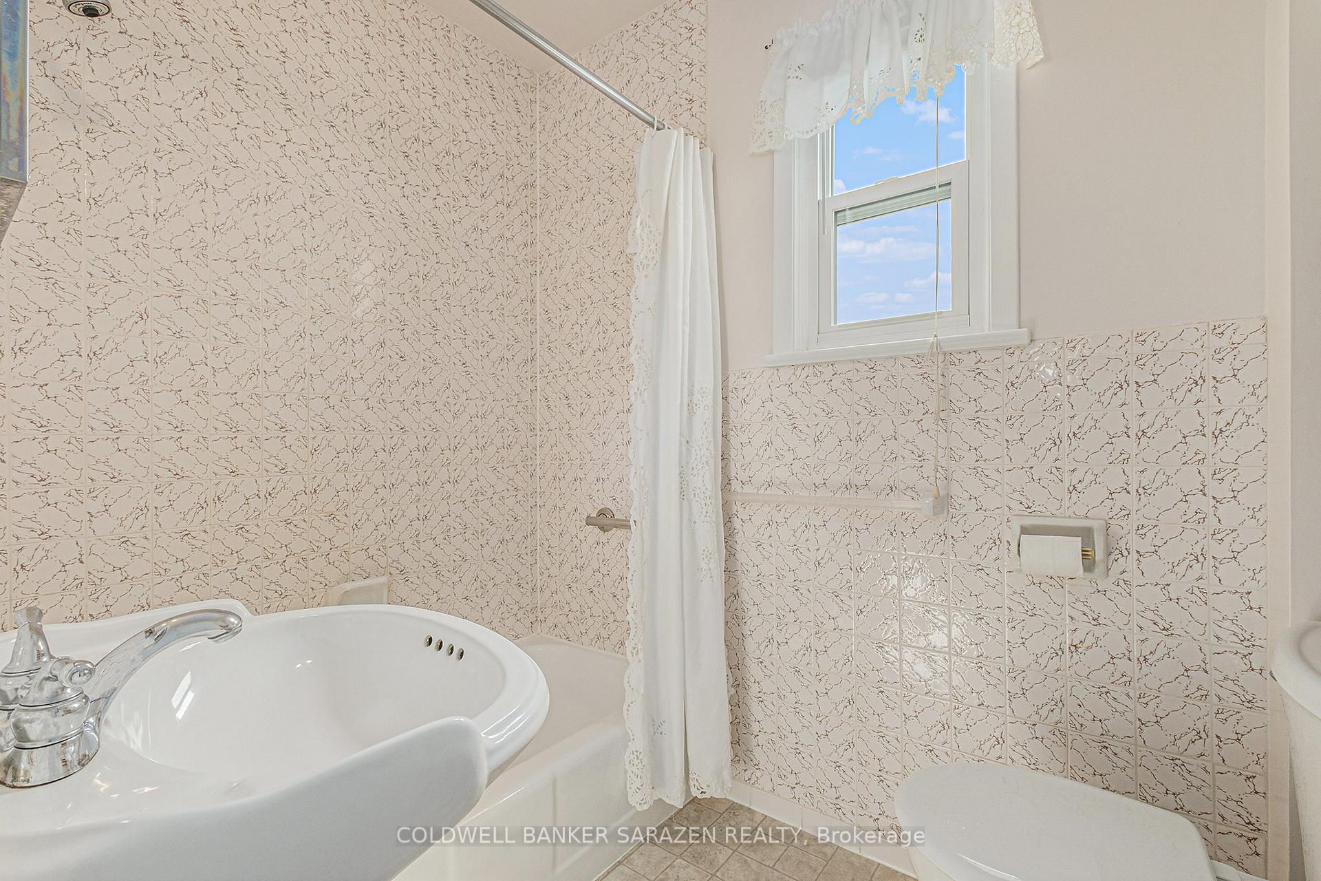 Photo 13 of 61 Third Avenue, Arnprior — HOMEH