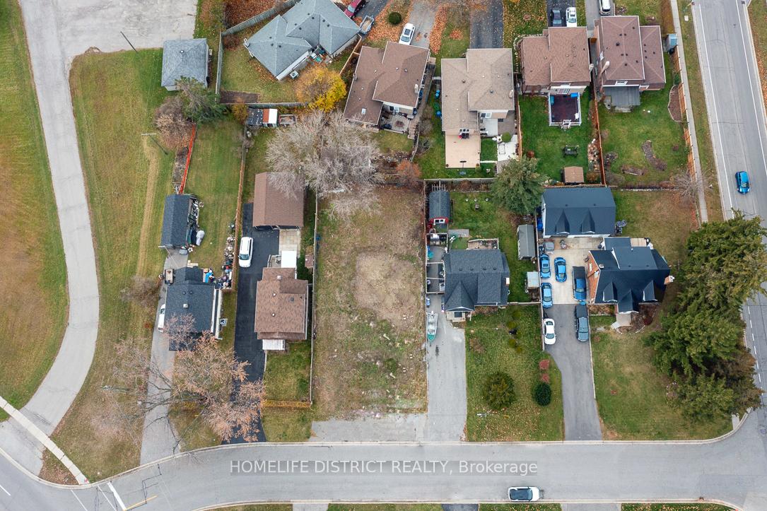 Photo 6 of 524 Cromwell Avenue, Oshawa, Vanier — HOMEH