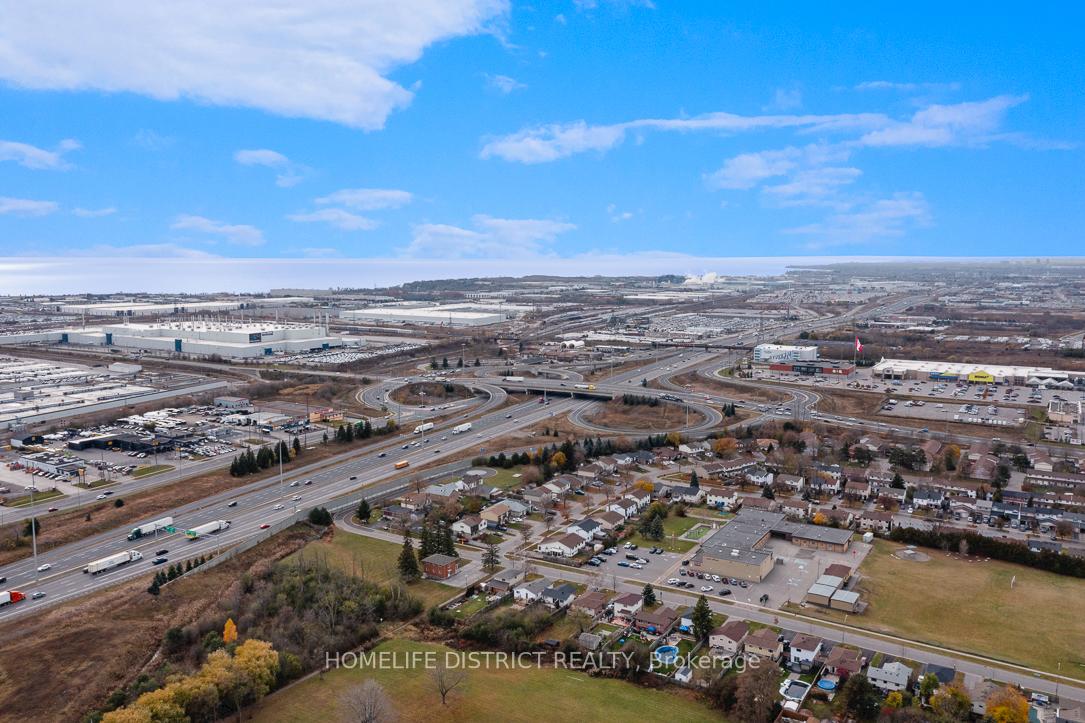 Photo 8 of 524 Cromwell Avenue, Oshawa, Vanier — HOMEH