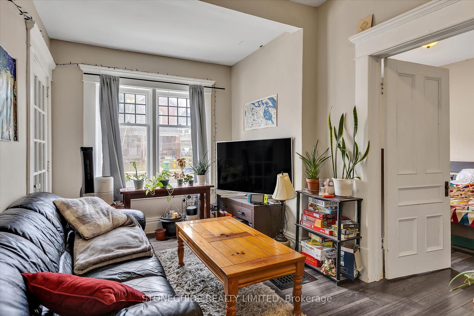 Photo 7 of 320-322 Pearl Avenue, Peterborough, Town Ward 3 — HOMEH