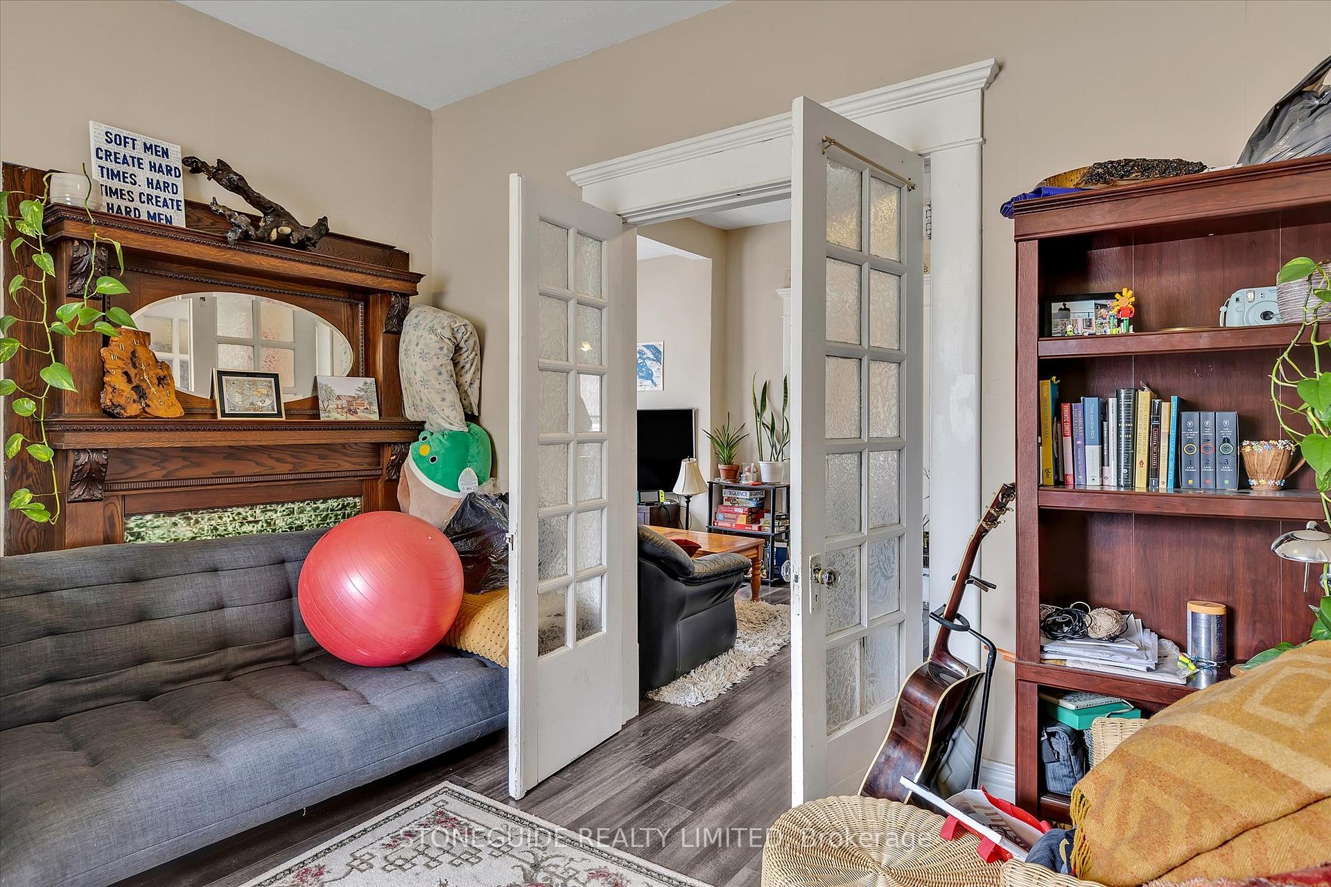 Photo 15 of 320-322 Pearl Avenue, Peterborough, Town Ward 3 — HOMEH